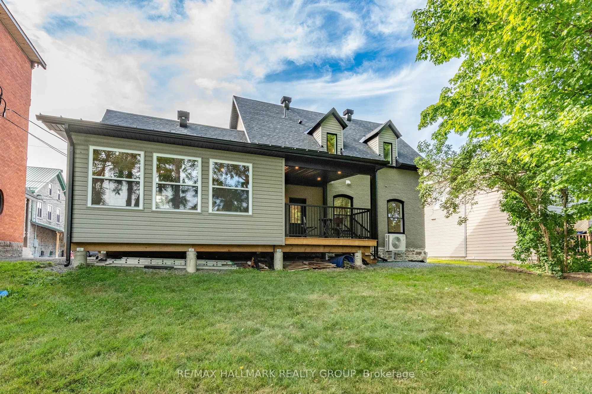 108 Clothier Street E