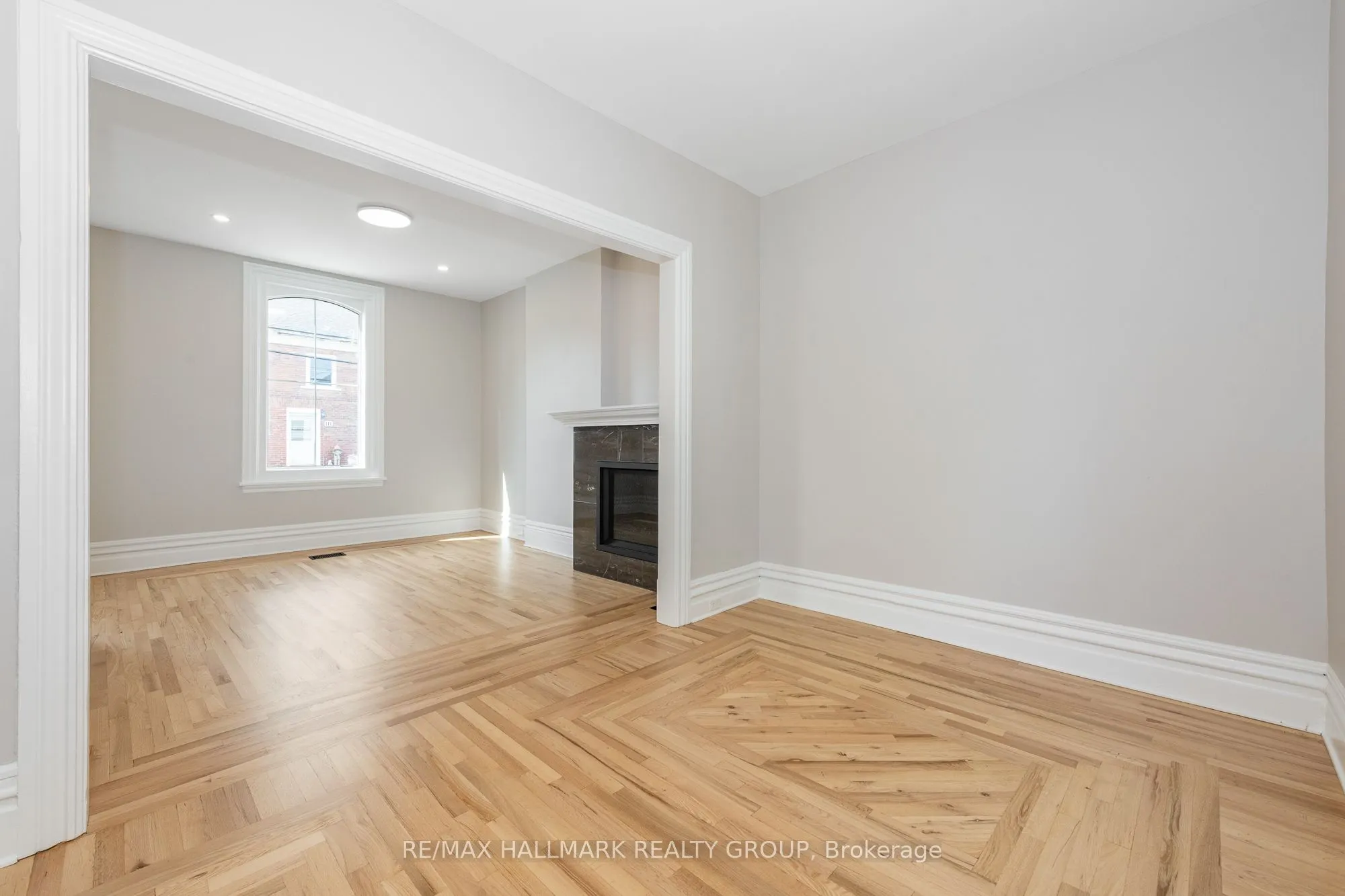108 Clothier Street E