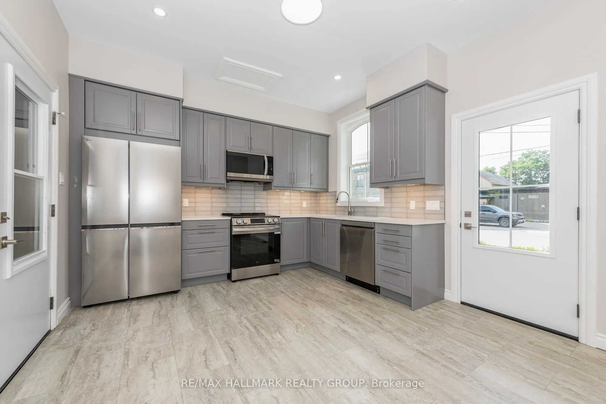 108 Clothier Street E