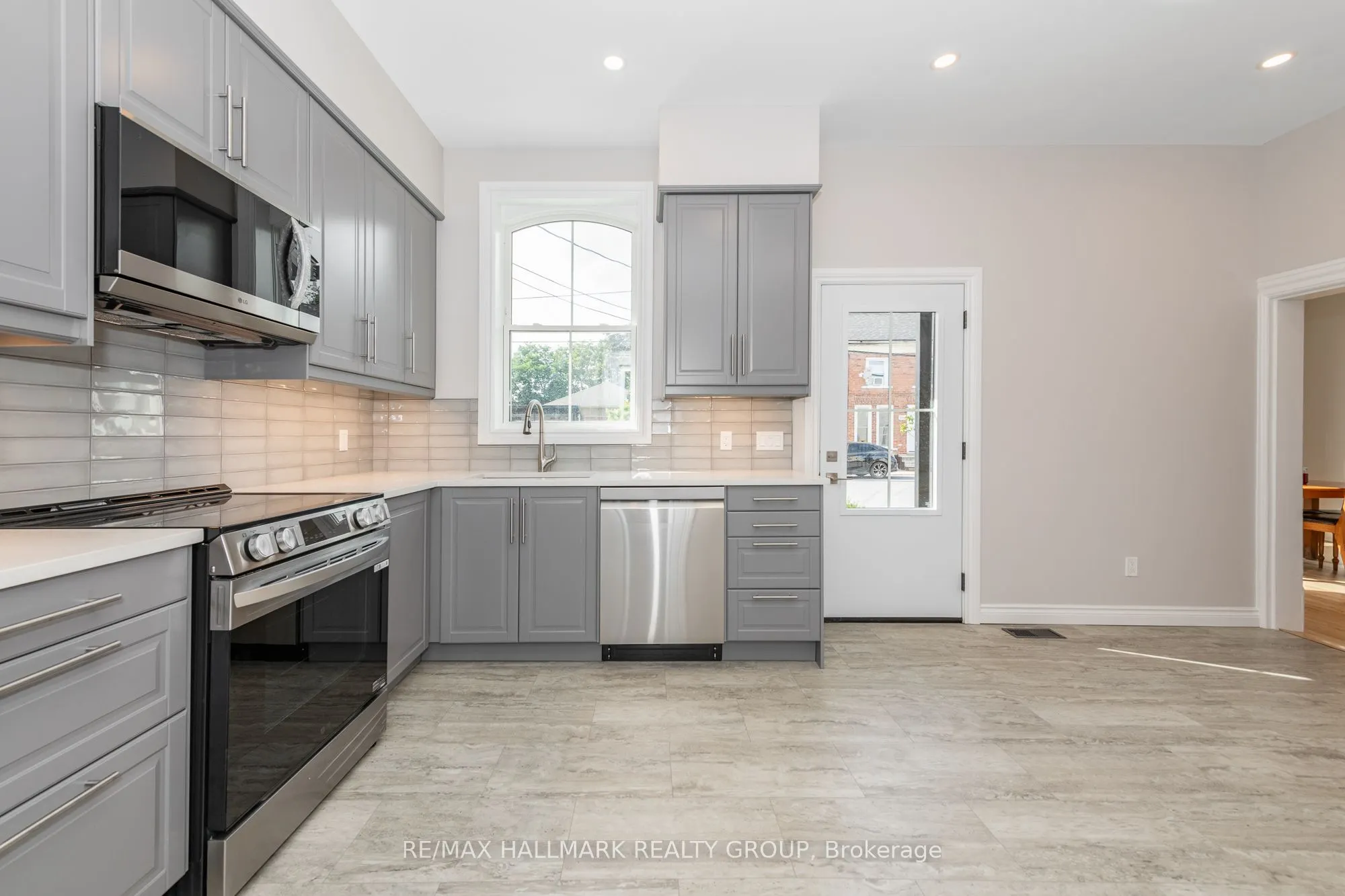 108 Clothier Street E