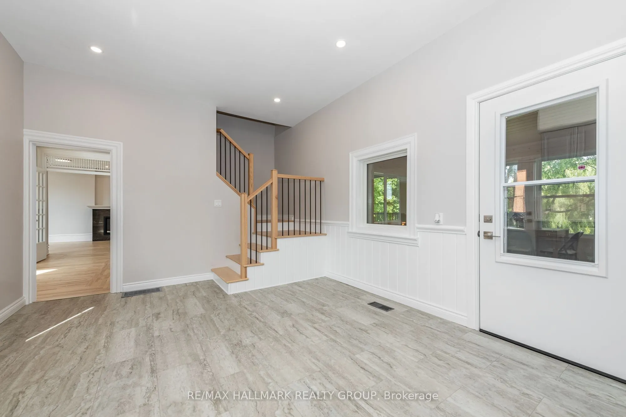 108 Clothier Street E