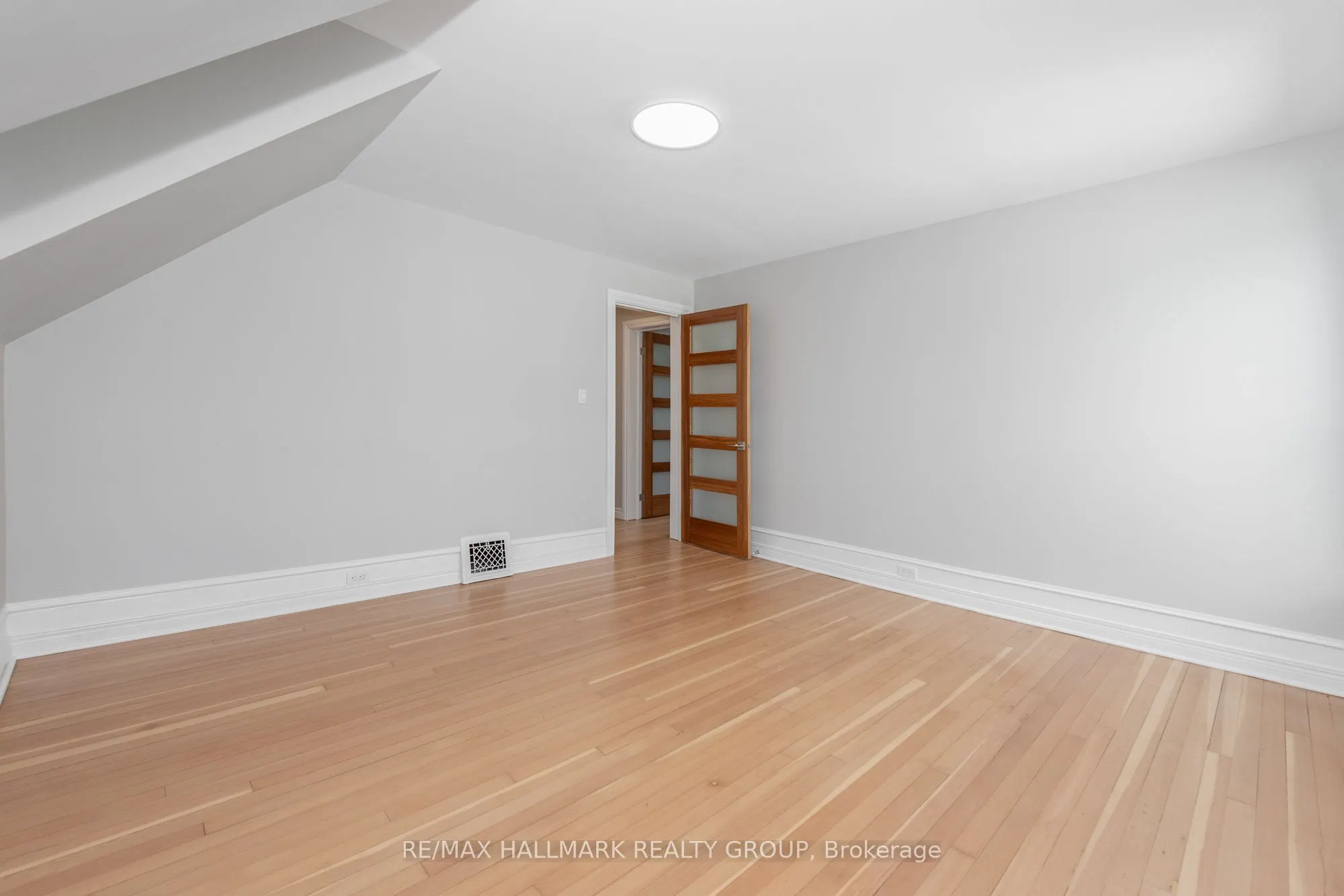 108 Clothier Street E