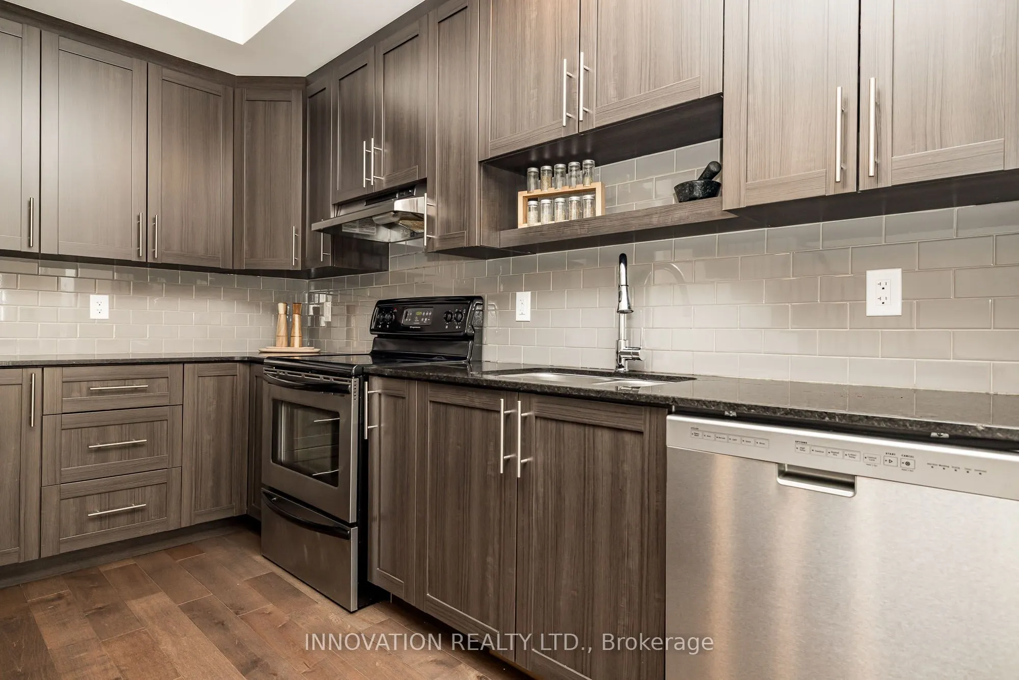 288 Munro Street