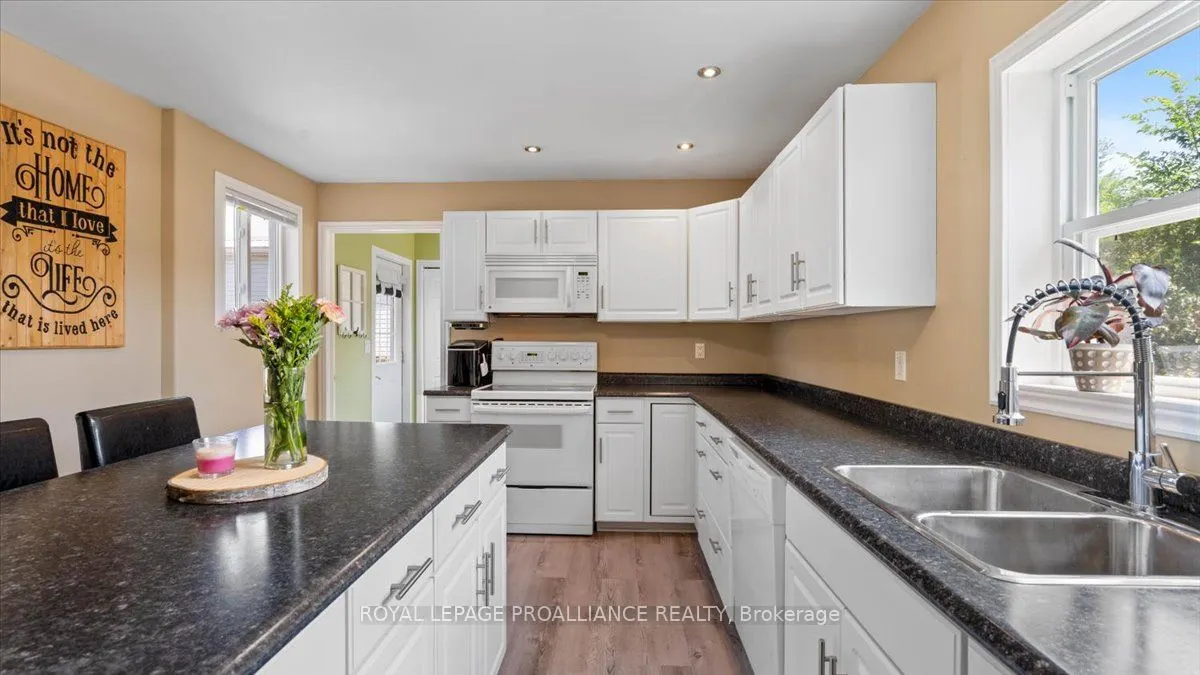77 Livingstone Avenue W