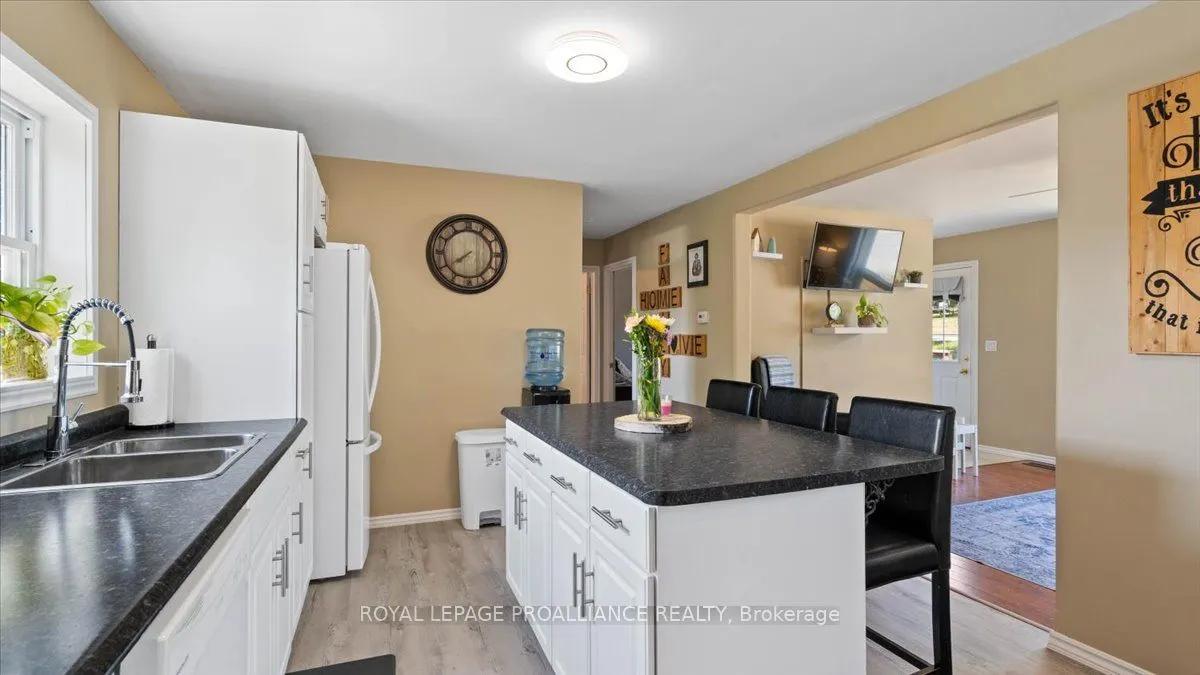 77 Livingstone Avenue W