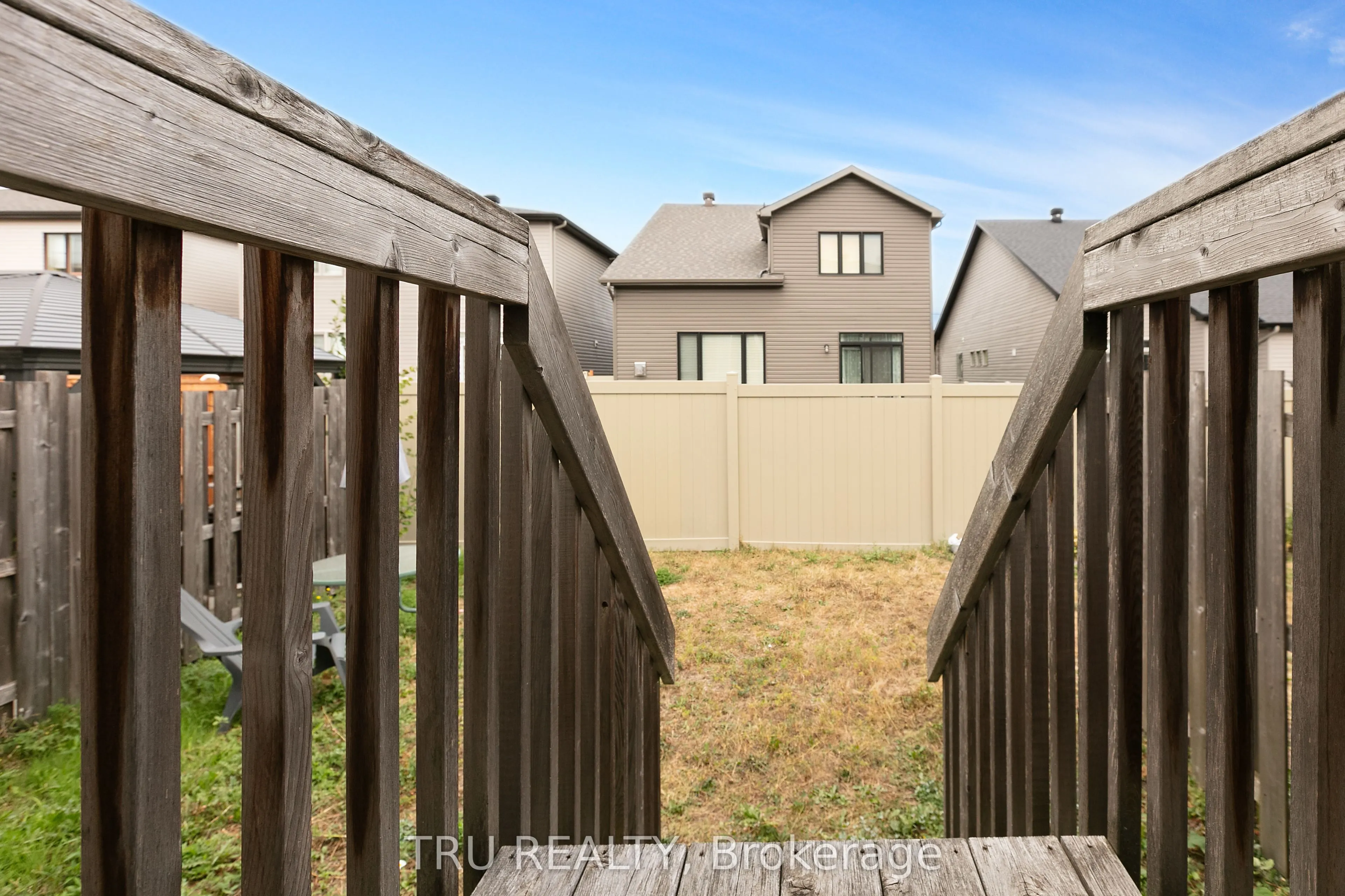 1146 BECKETT Crescent