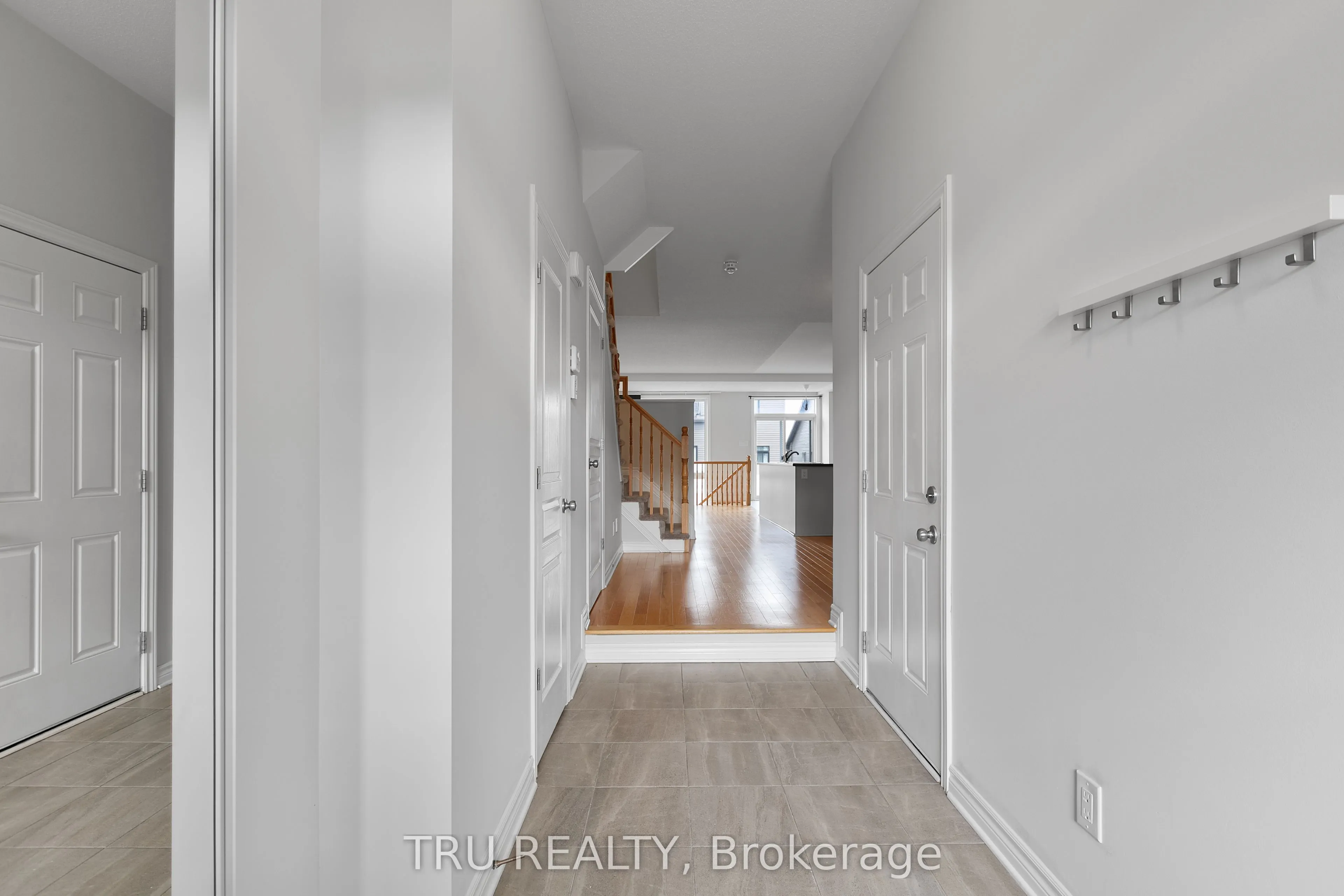 1146 BECKETT Crescent
