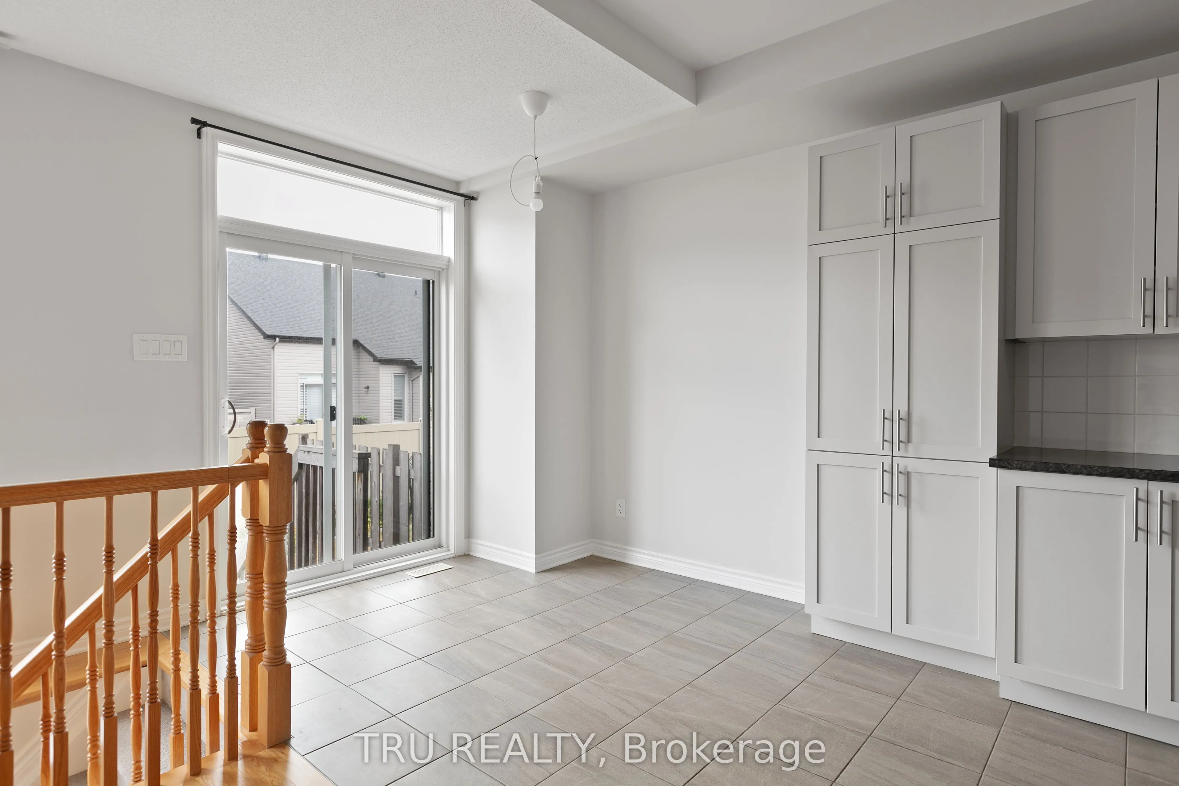1146 BECKETT Crescent