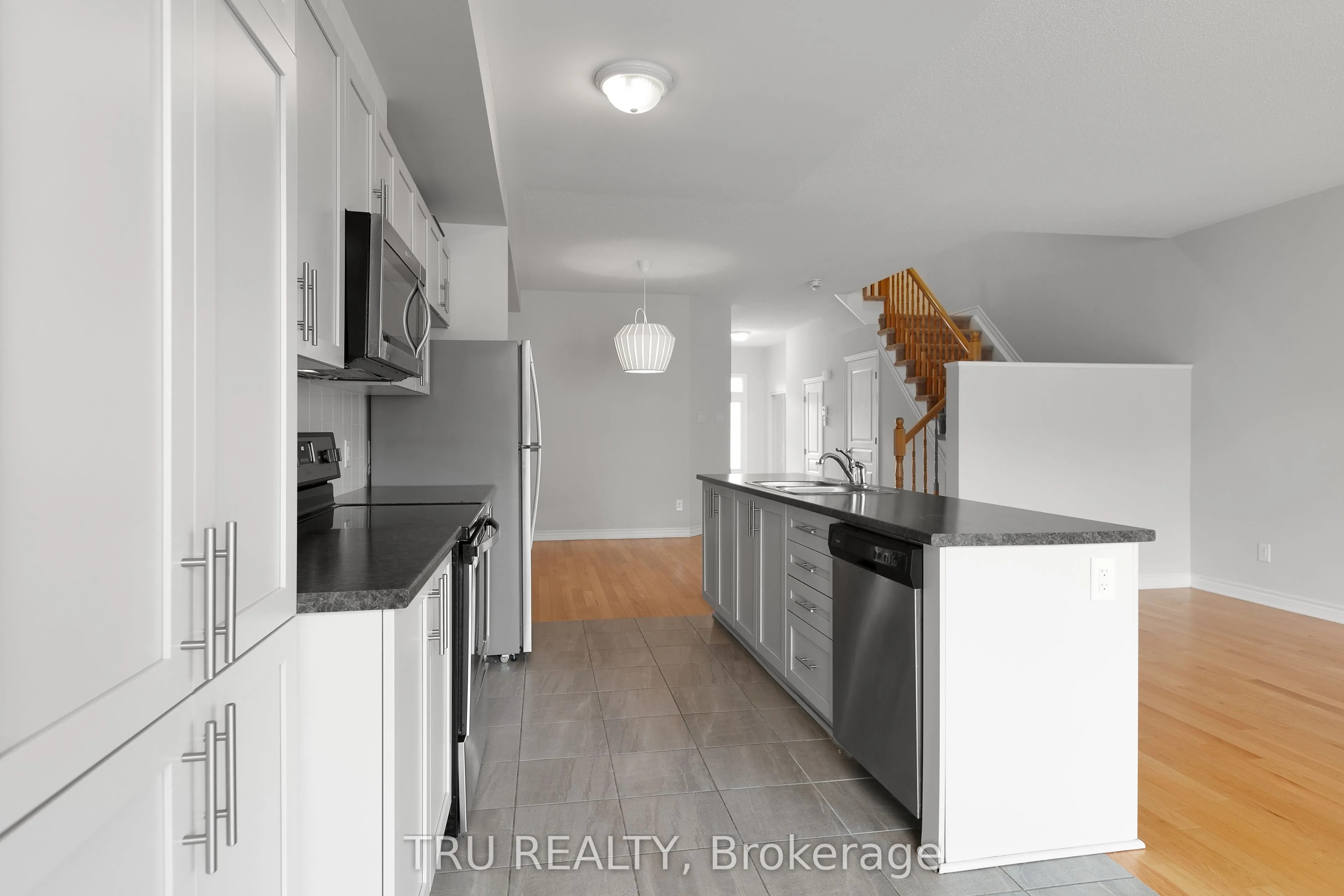 1146 BECKETT Crescent