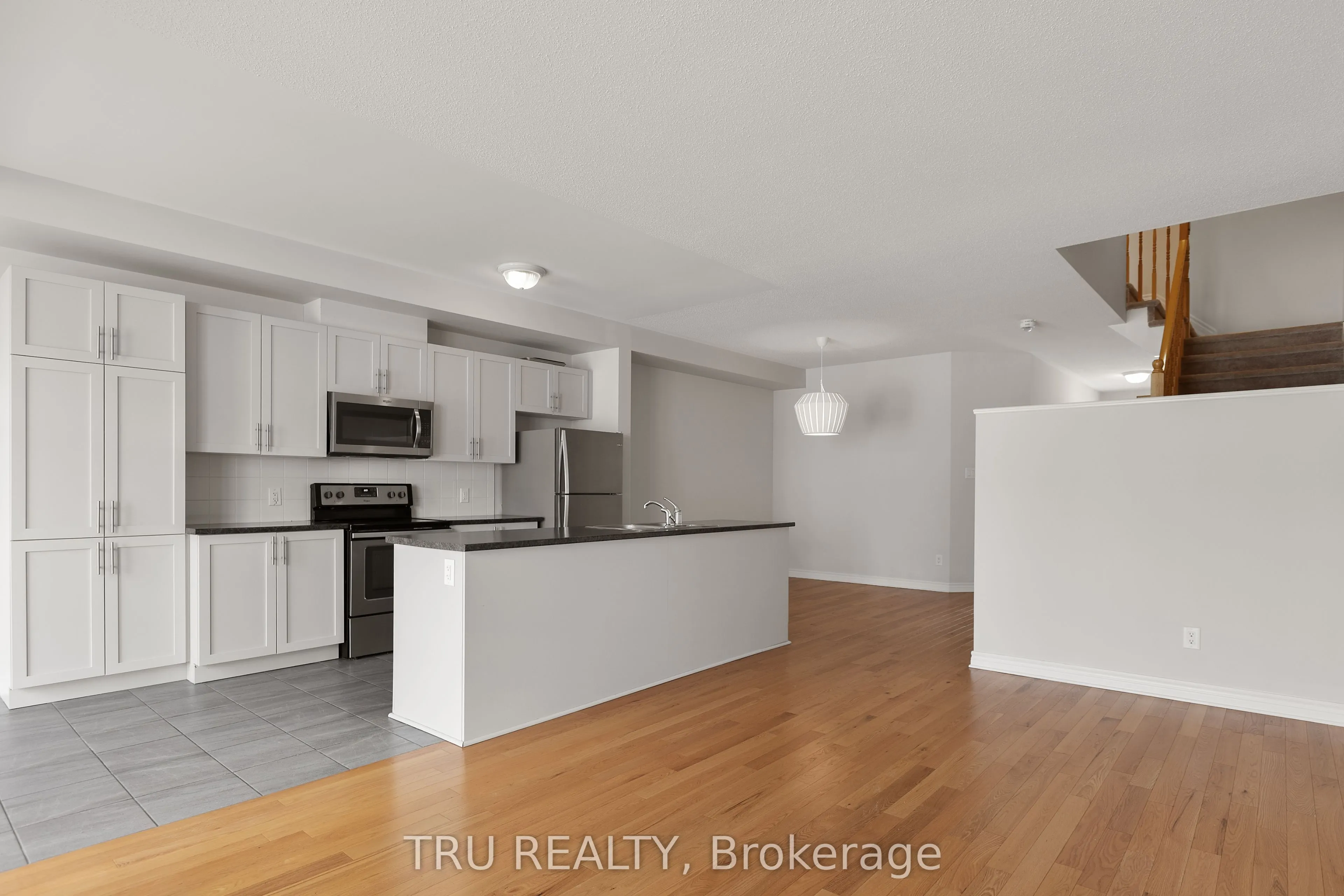 1146 BECKETT Crescent