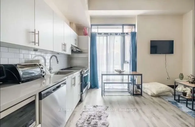 121 King Street E, #101