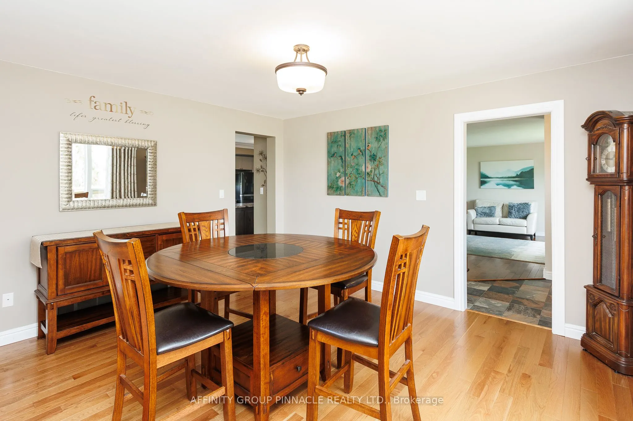 730 The Glen Road