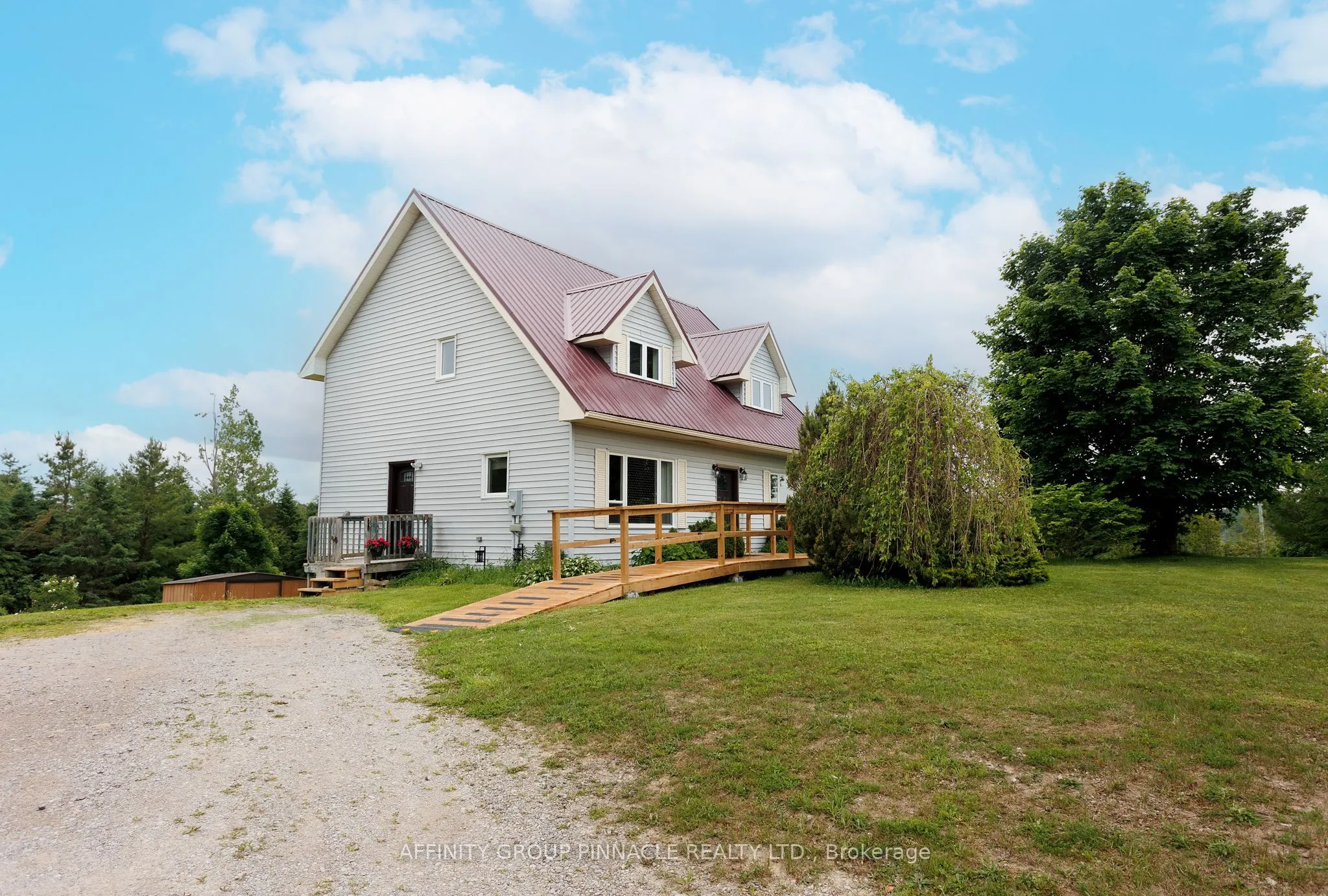 730 The Glen Road