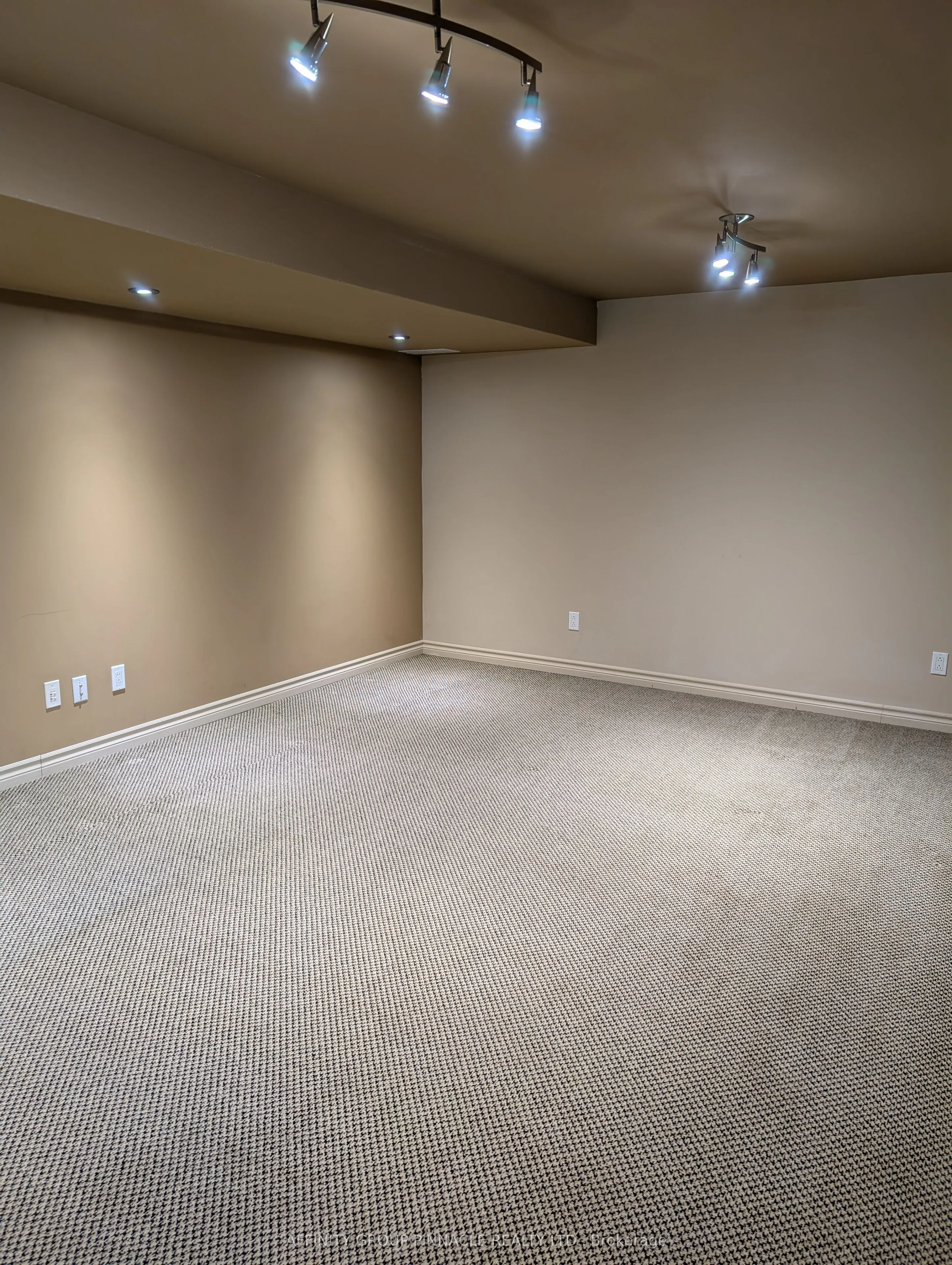730 The Glen Road