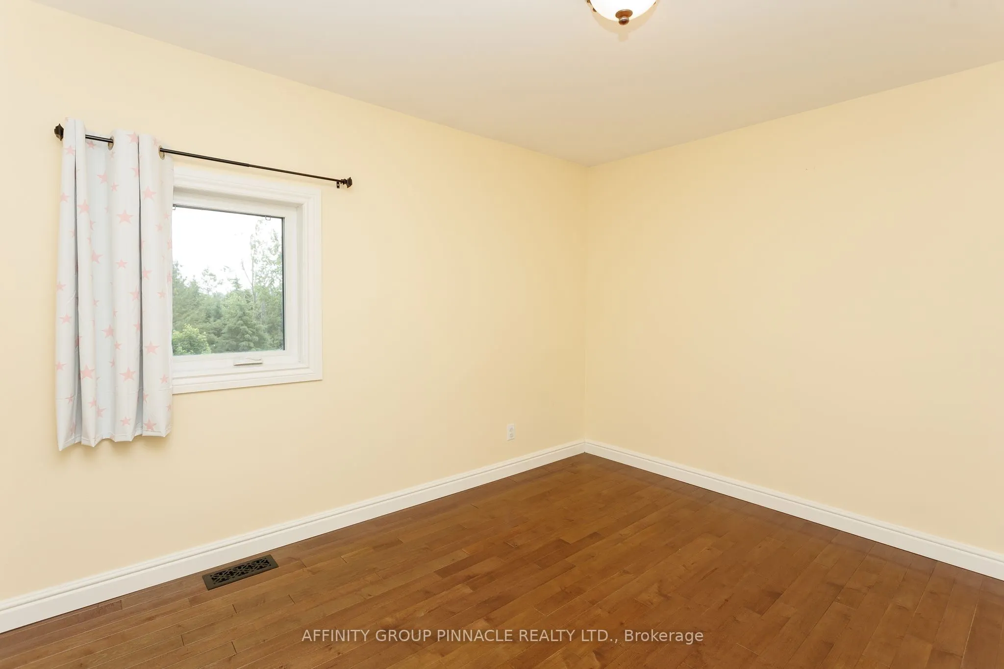 730 The Glen Road