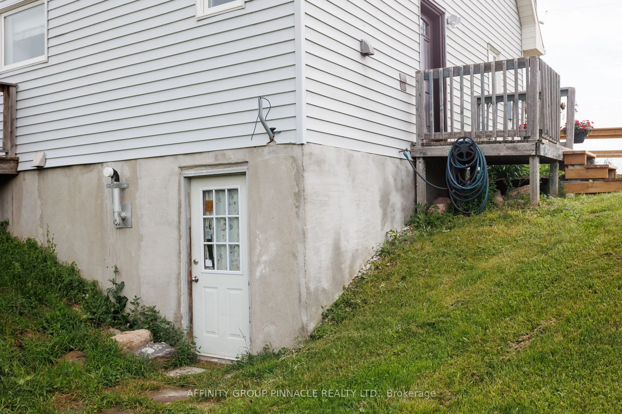 730 The Glen Road