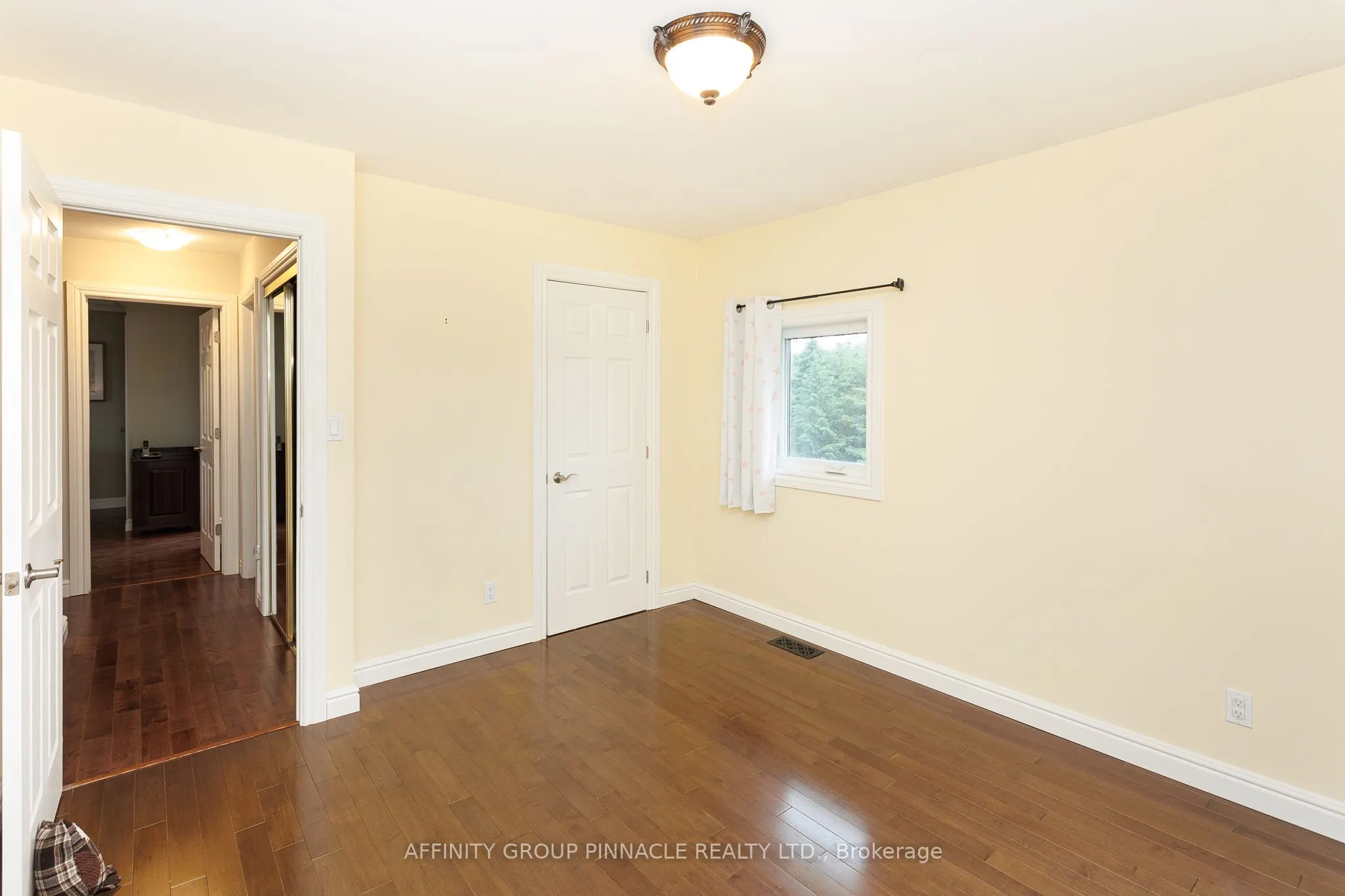 730 The Glen Road