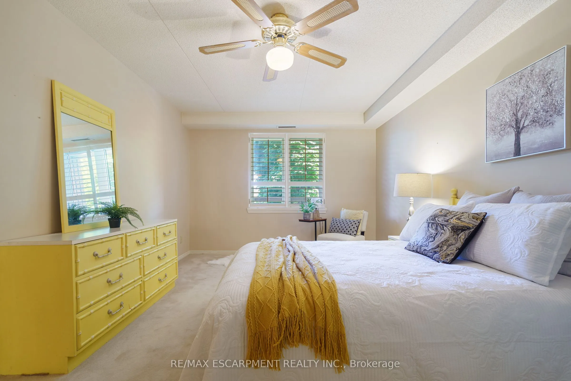 416 LIMERIDGE Road E, #213