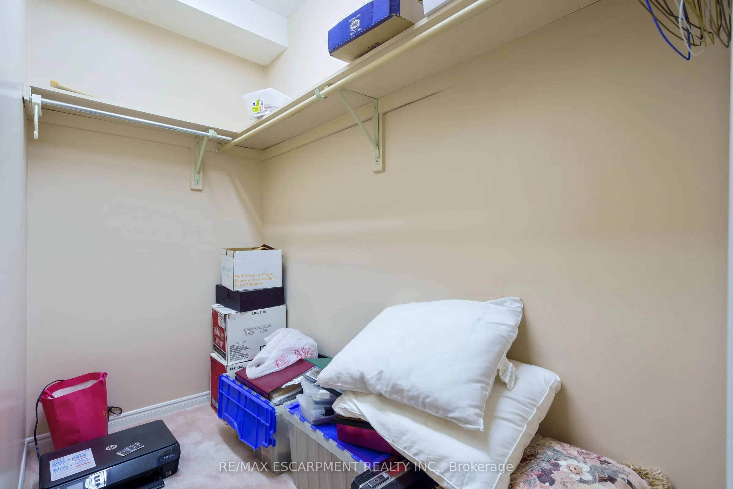 416 LIMERIDGE Road E, #213