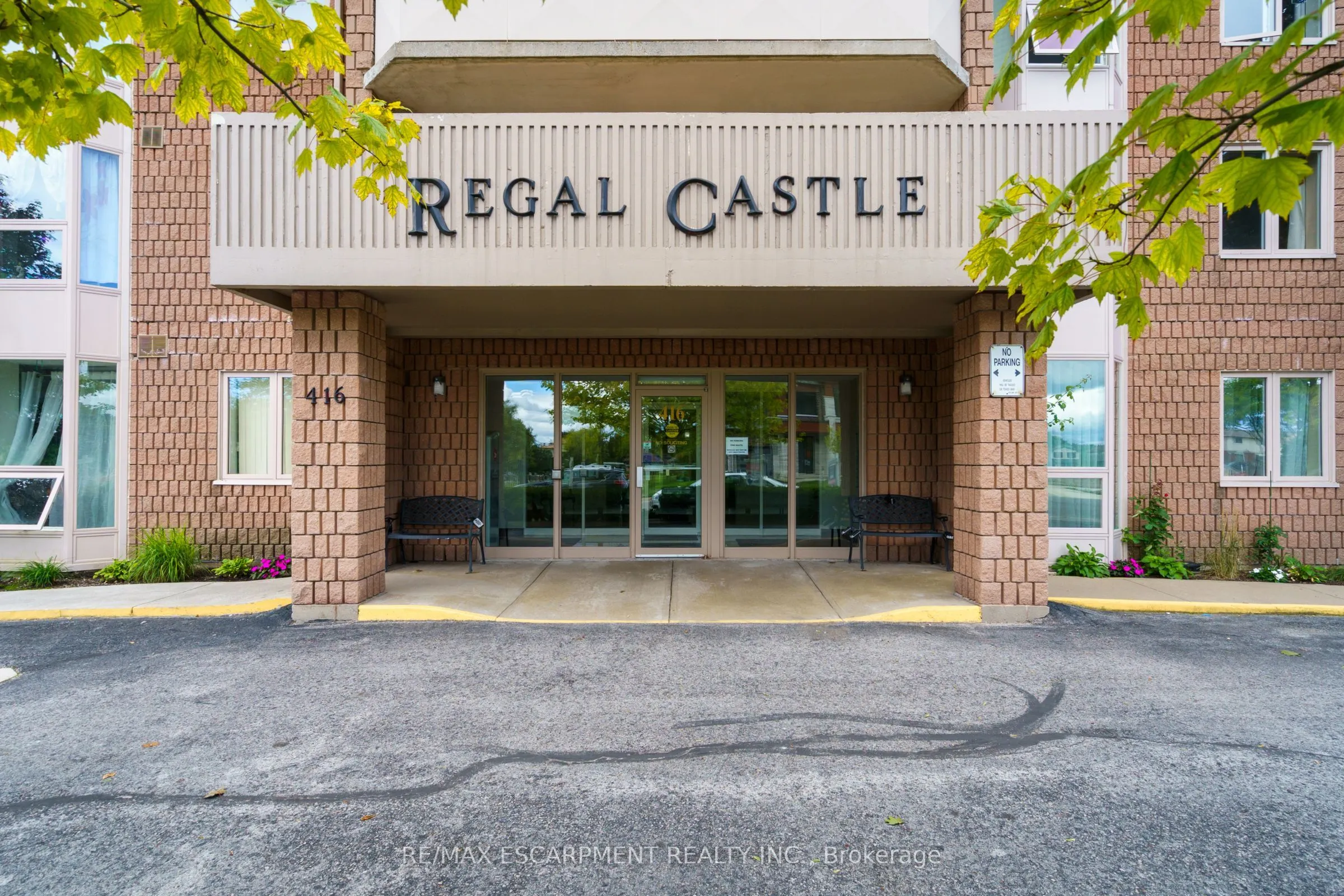 416 LIMERIDGE Road E, #213