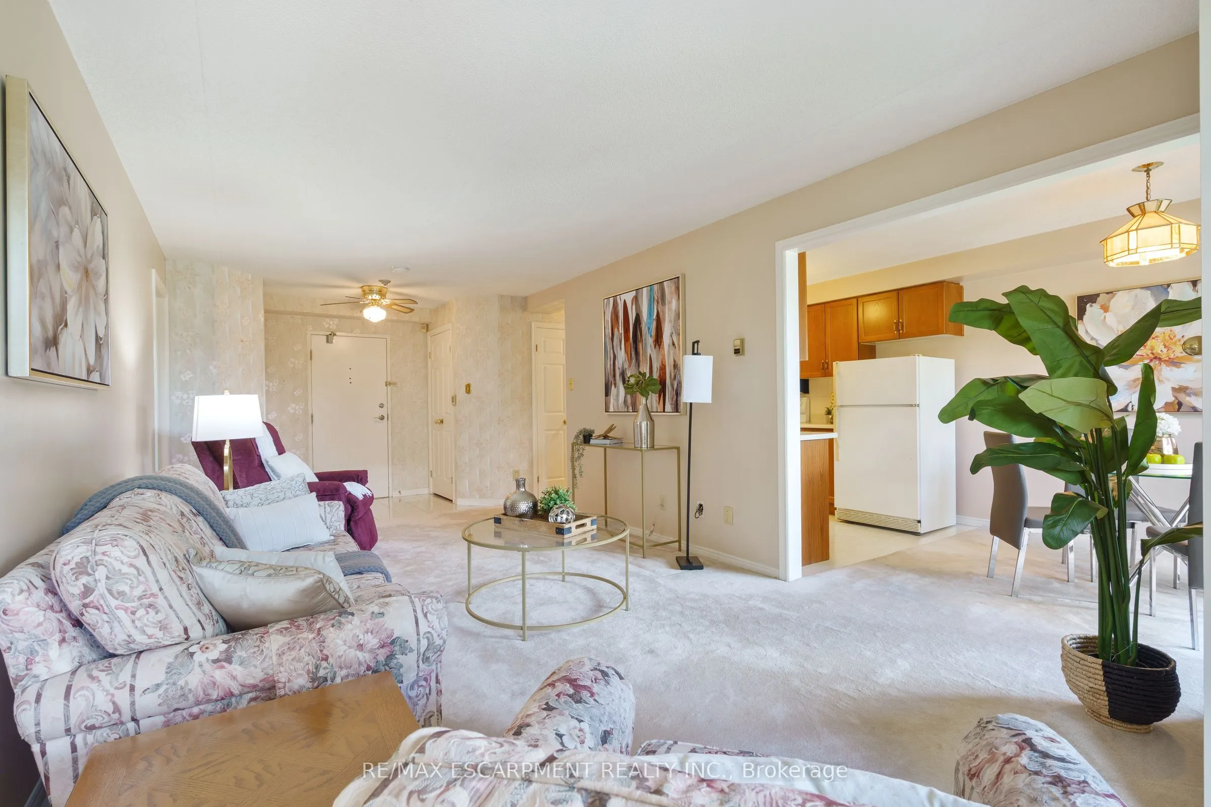416 LIMERIDGE Road E, #213