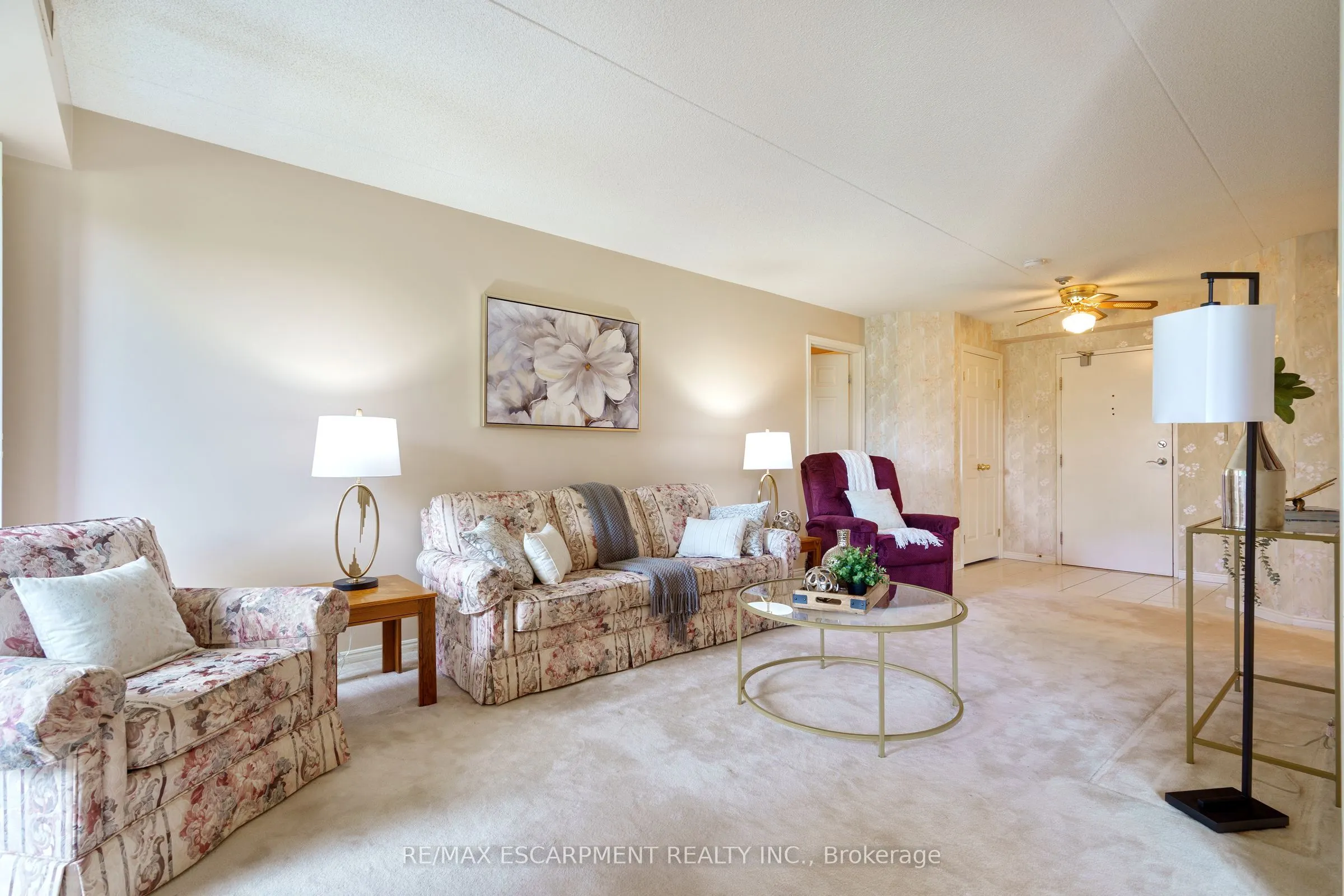 416 LIMERIDGE Road E, #213