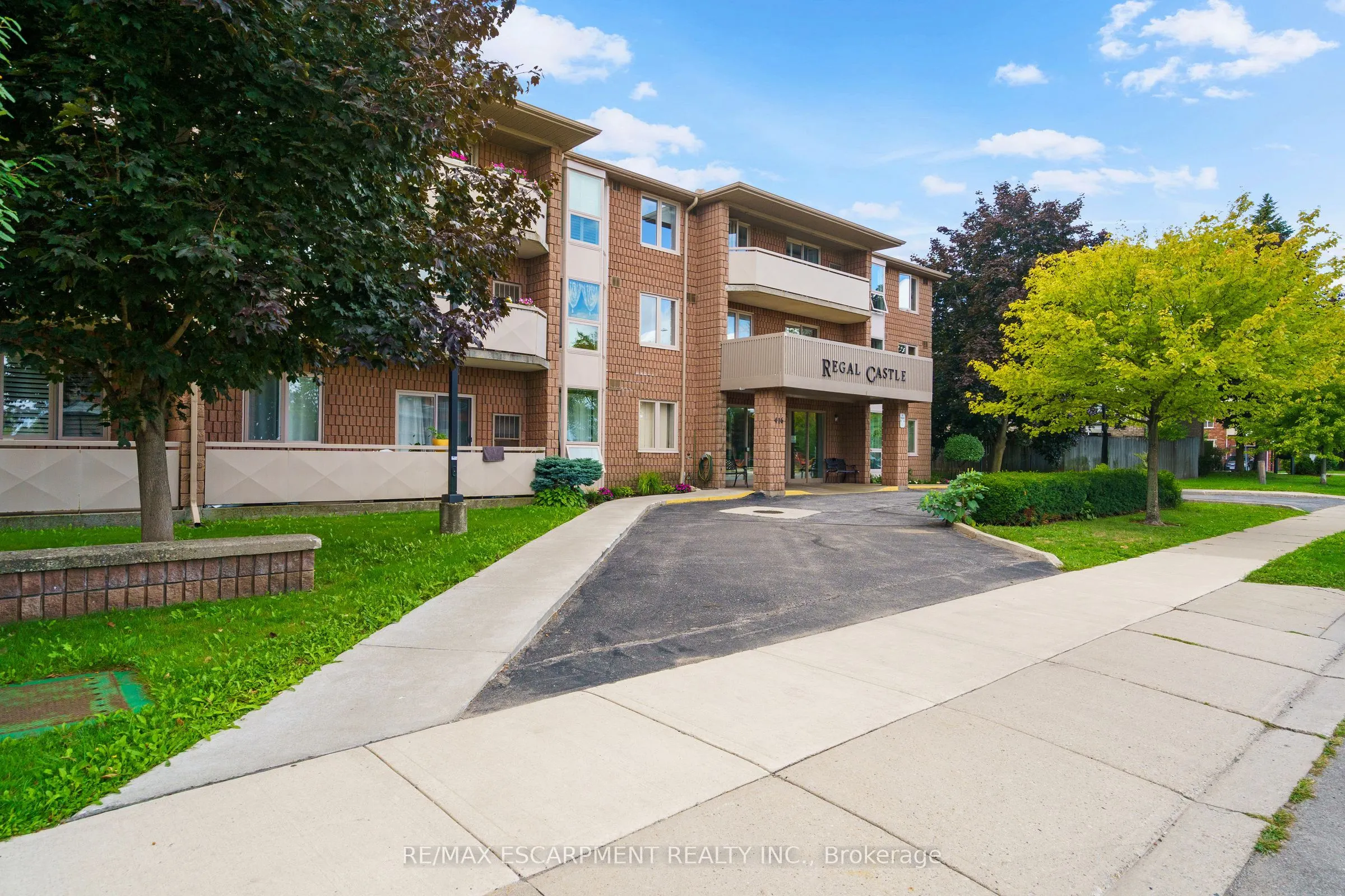 416 LIMERIDGE Road E, #213