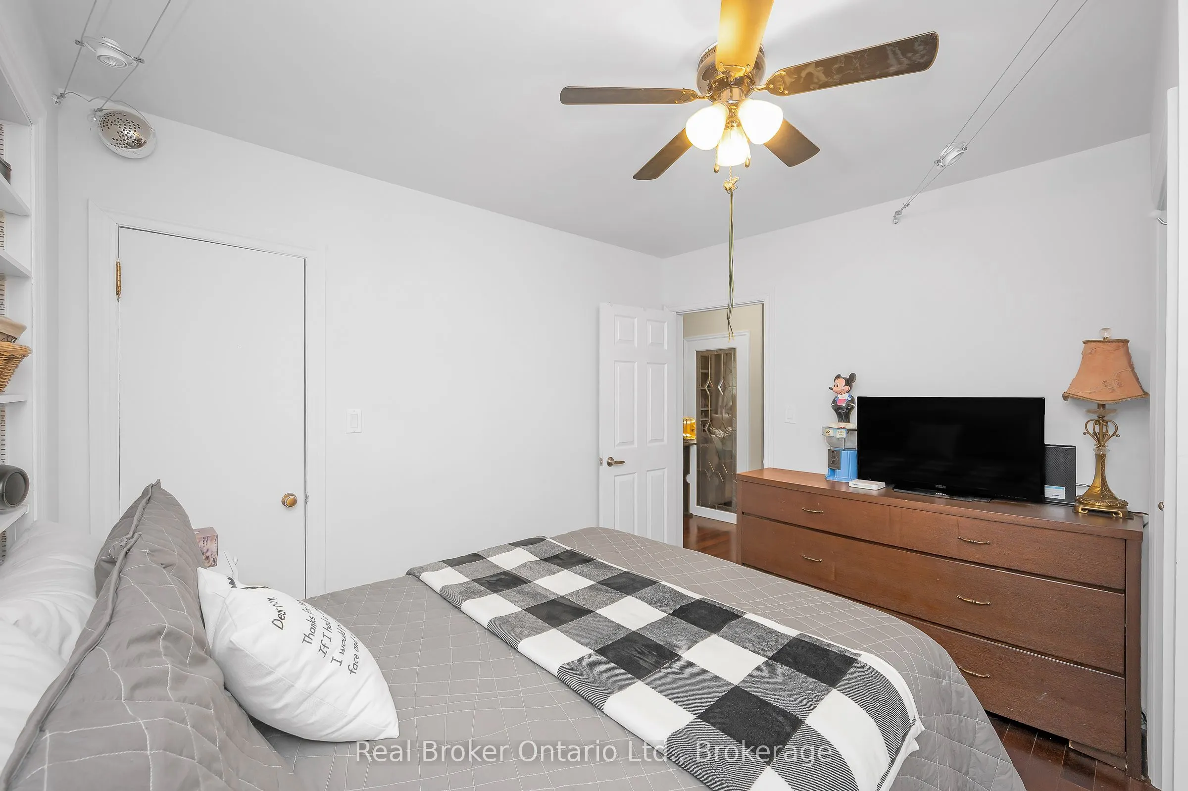 2 Cherry Avenue