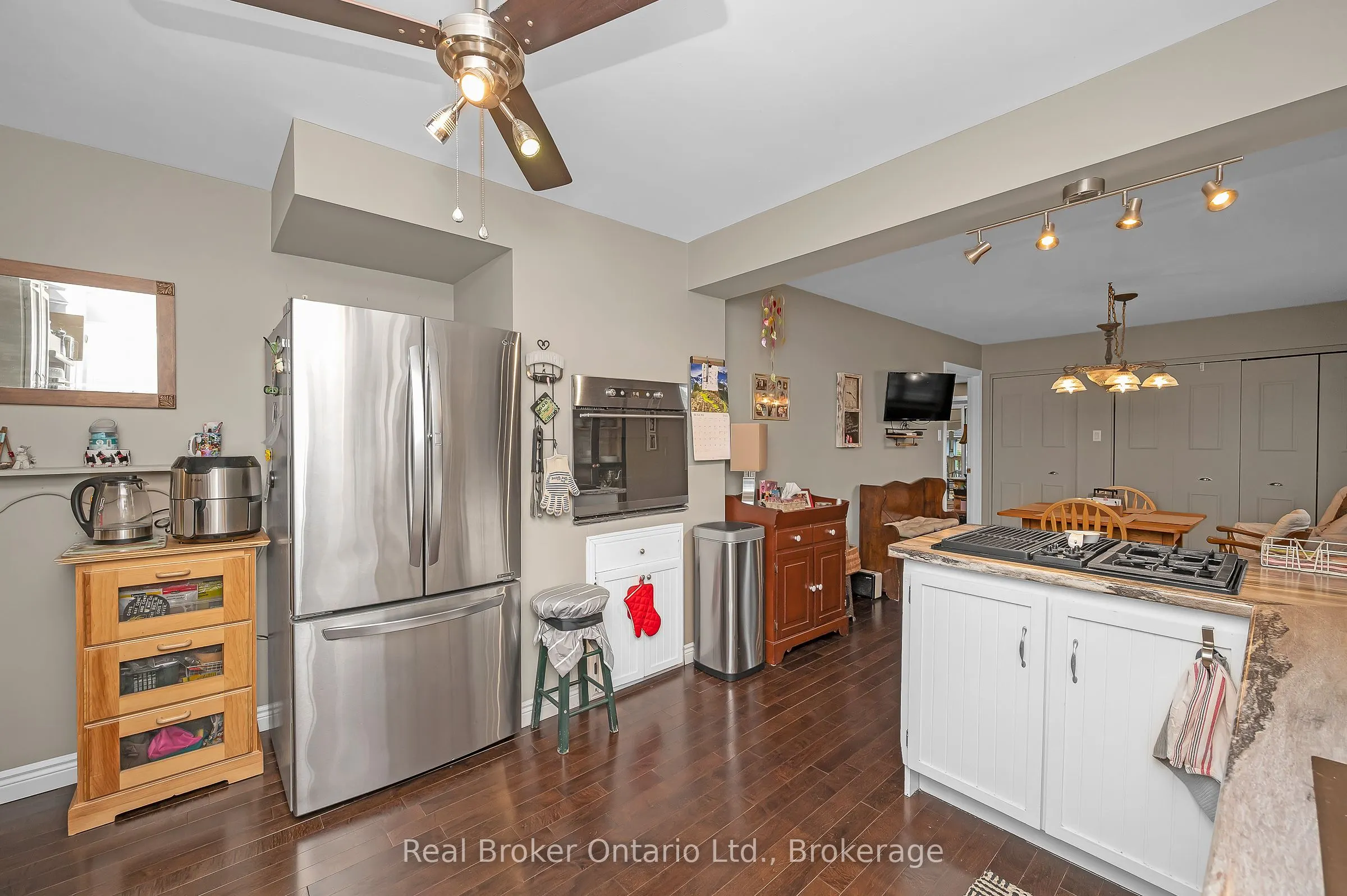 2 Cherry Avenue