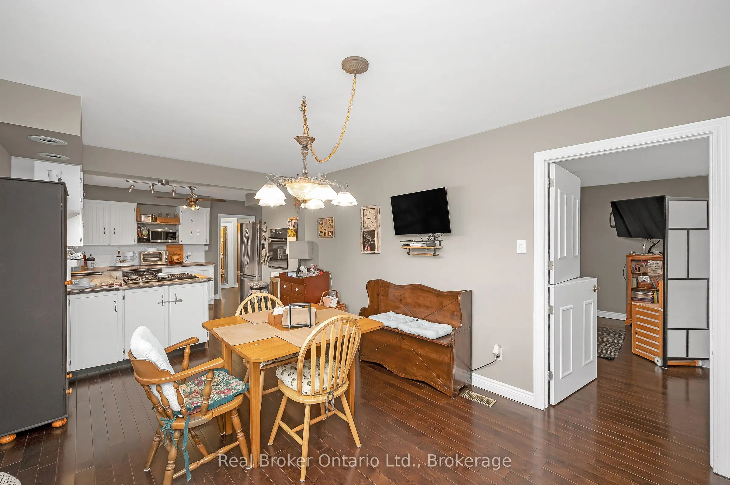 2 Cherry Avenue