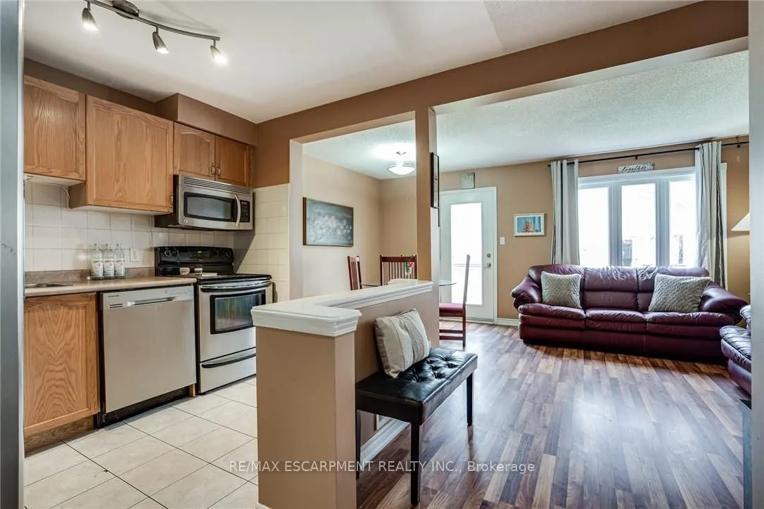 1809 Upper Wentworth Street, #11