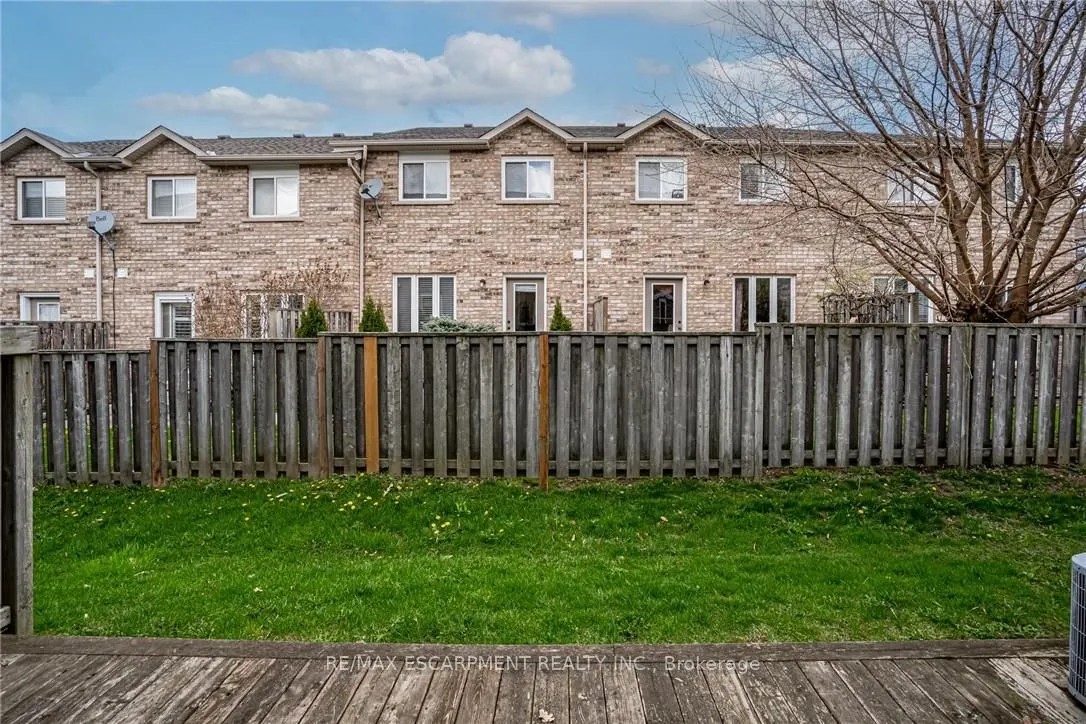 1809 Upper Wentworth Street, #11