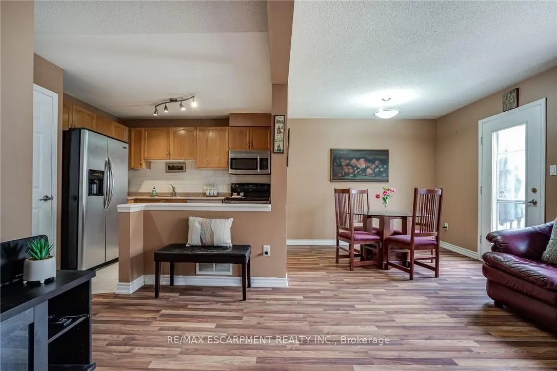 1809 Upper Wentworth Street, #11