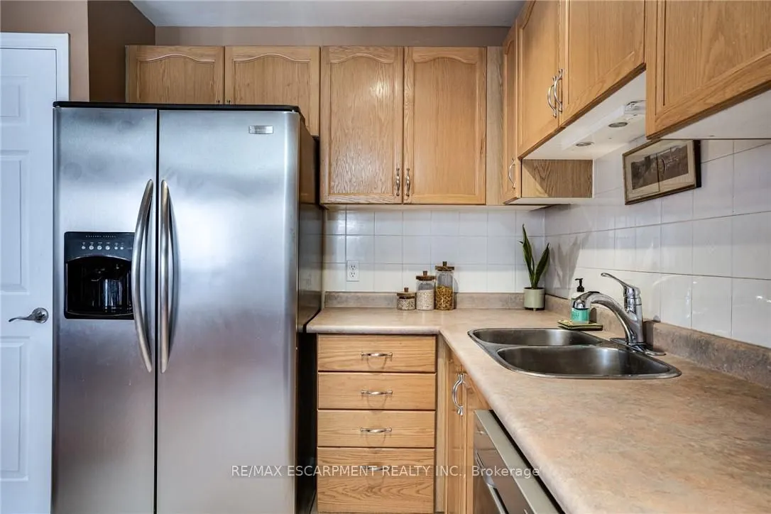1809 Upper Wentworth Street, #11