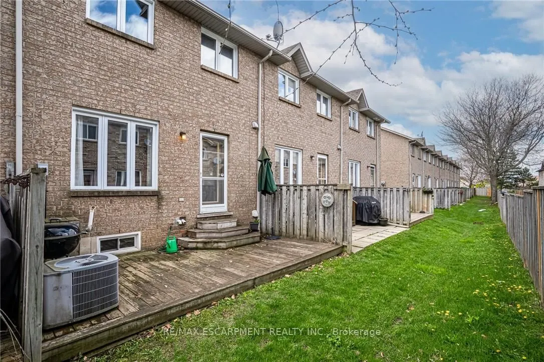 1809 Upper Wentworth Street, #11