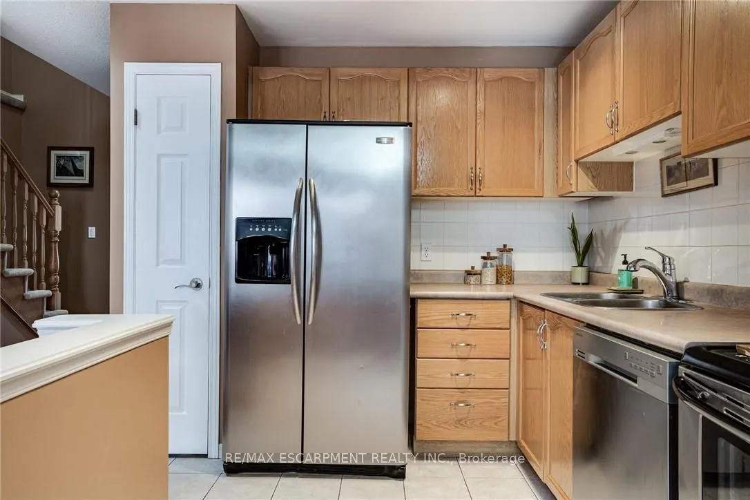 1809 Upper Wentworth Street, #11