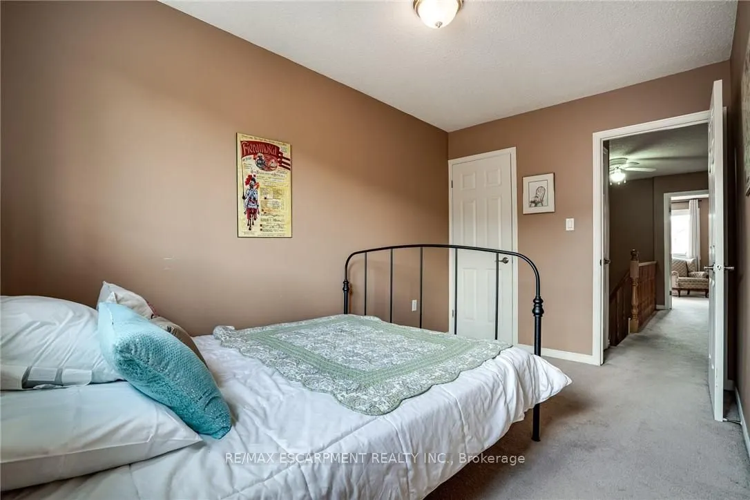 1809 Upper Wentworth Street, #11