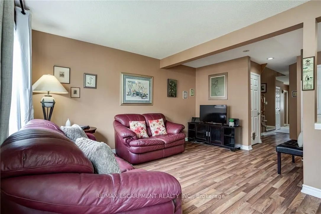 1809 Upper Wentworth Street, #11