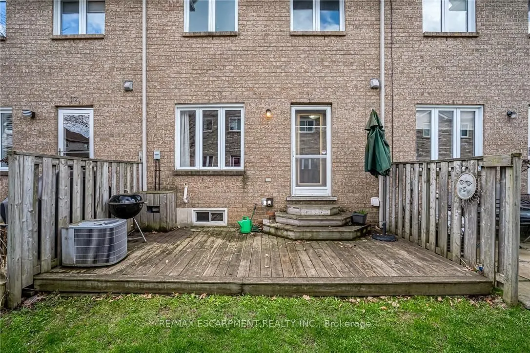 1809 Upper Wentworth Street, #11