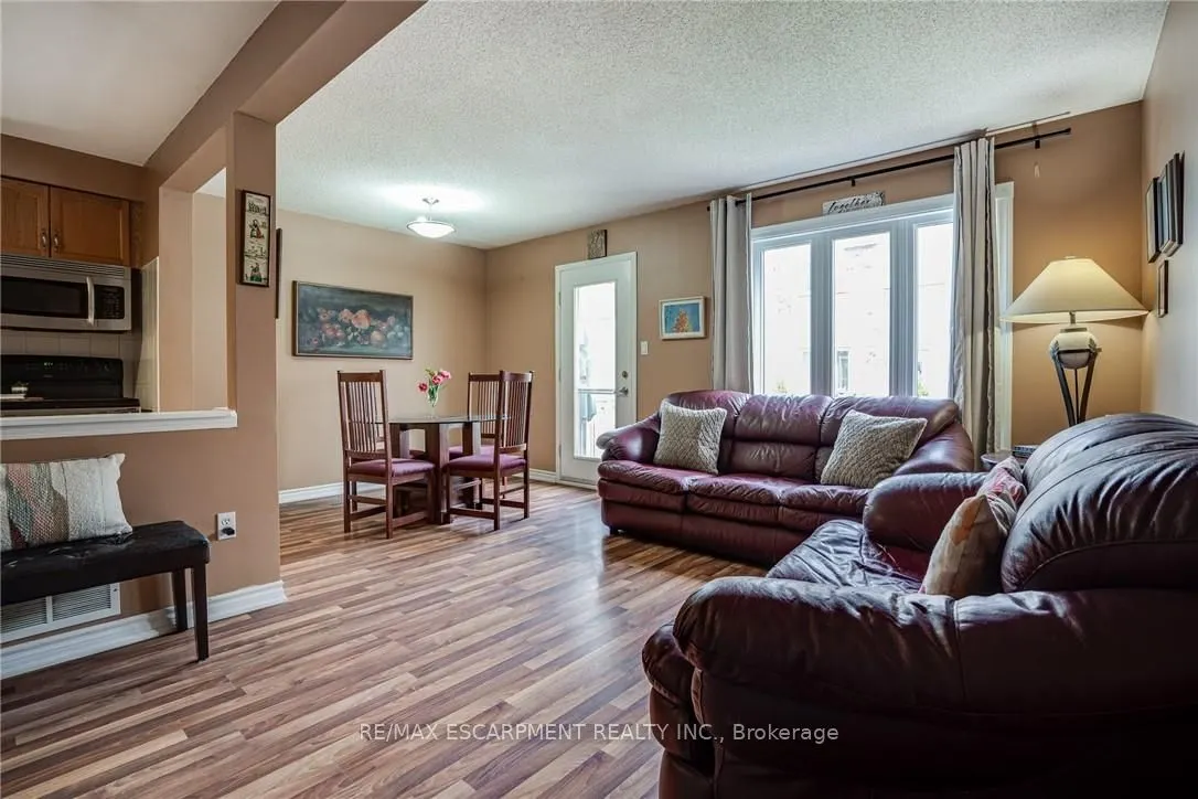 1809 Upper Wentworth Street, #11