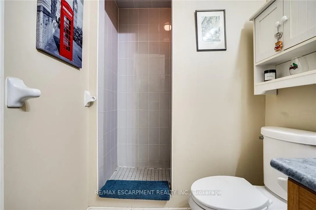 1809 Upper Wentworth Street, #11