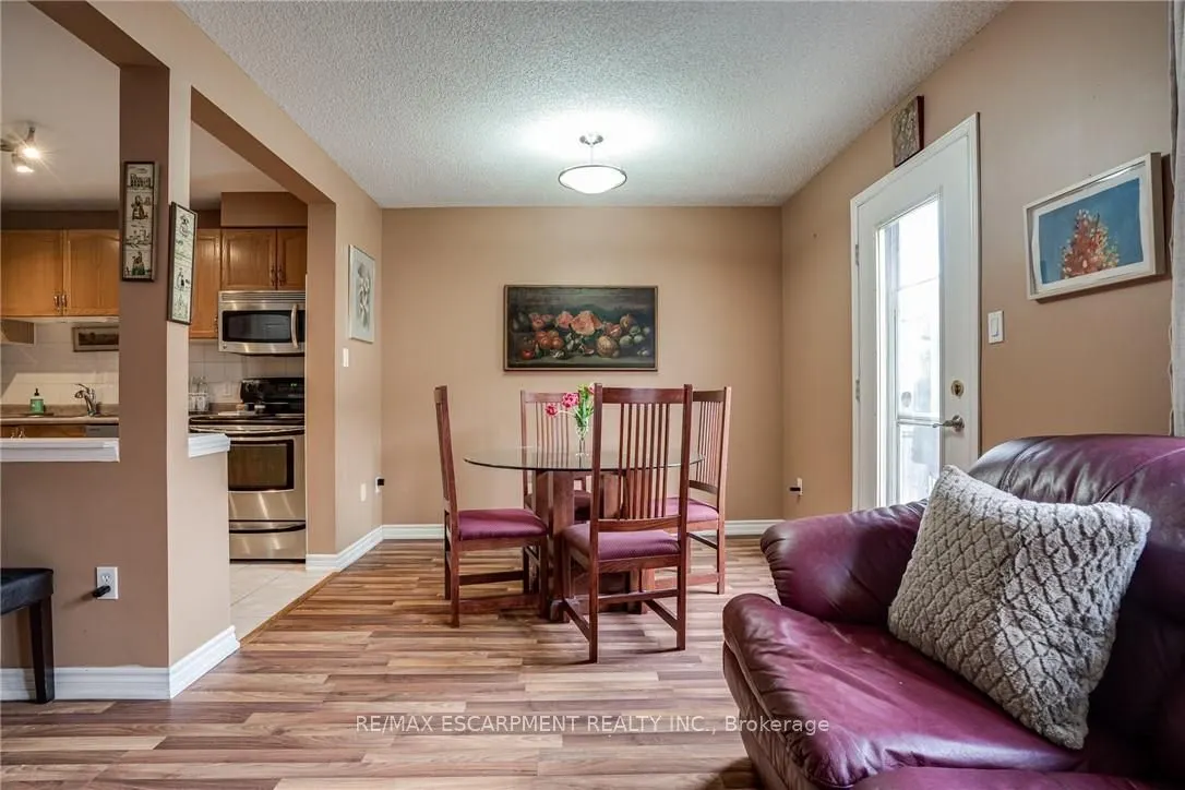 1809 Upper Wentworth Street, #11