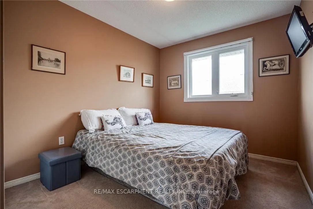 1809 Upper Wentworth Street, #11
