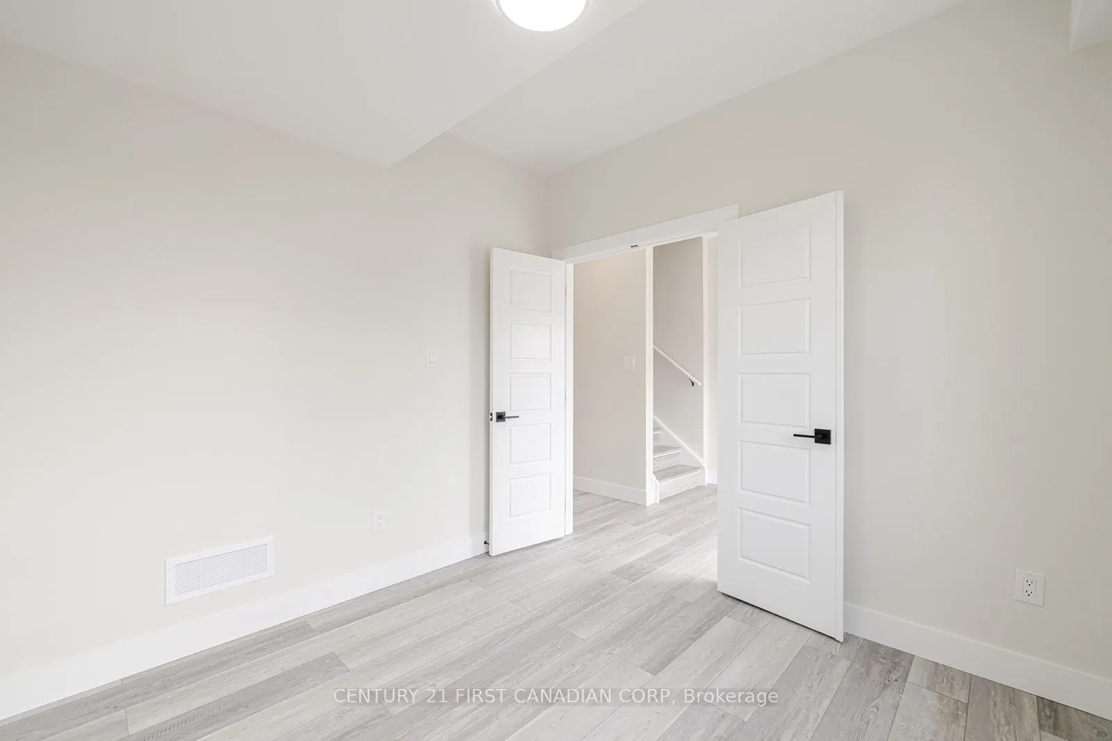 109 Ross Street, #105