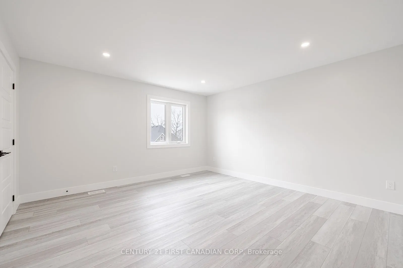 109 Ross Street, #105