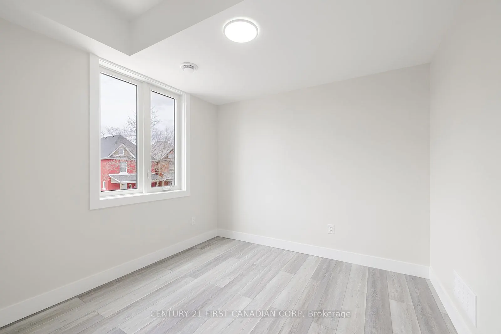 109 Ross Street, #105
