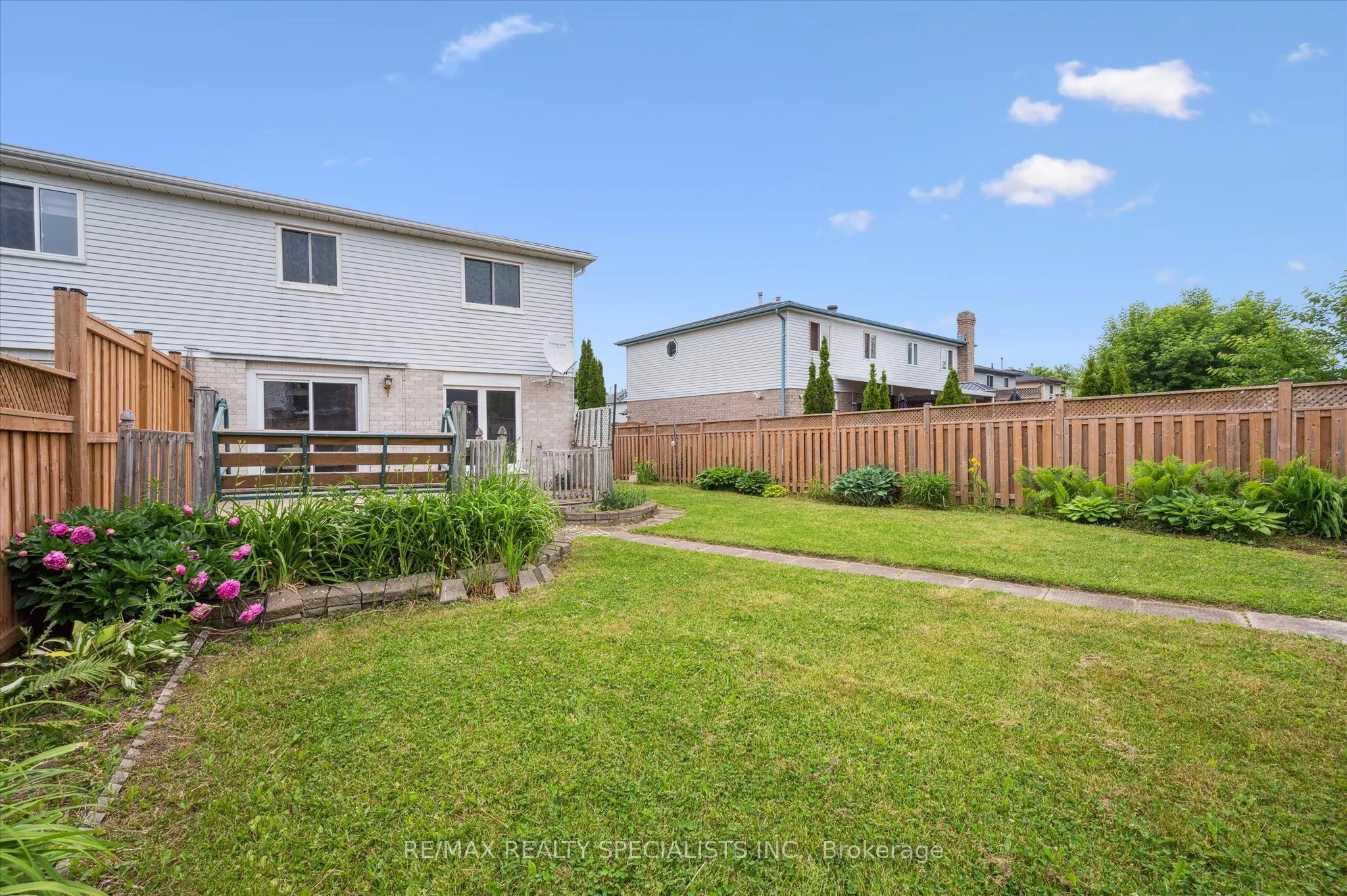 17 Tamvale Crescent