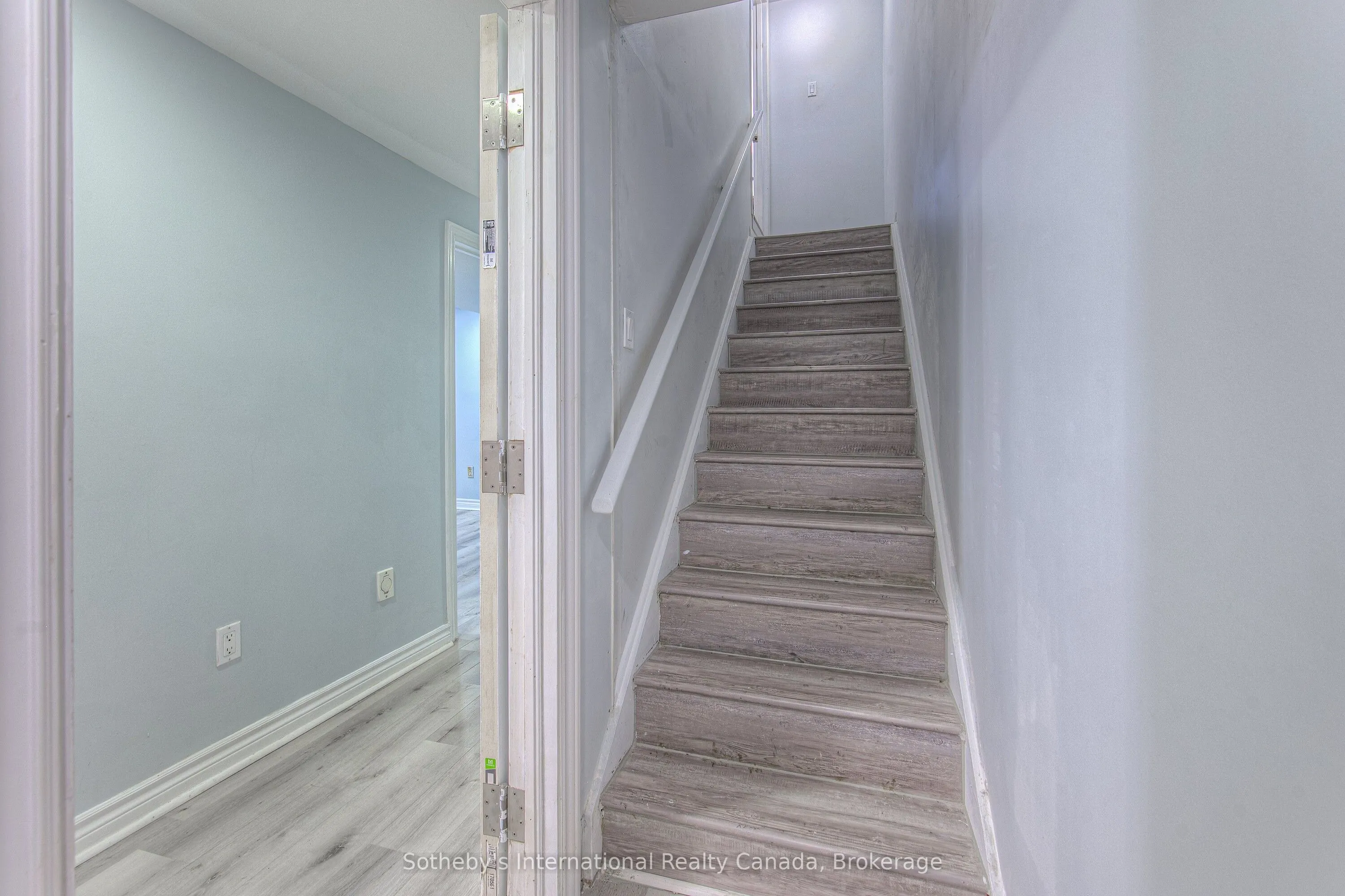 157 Twin Crescent