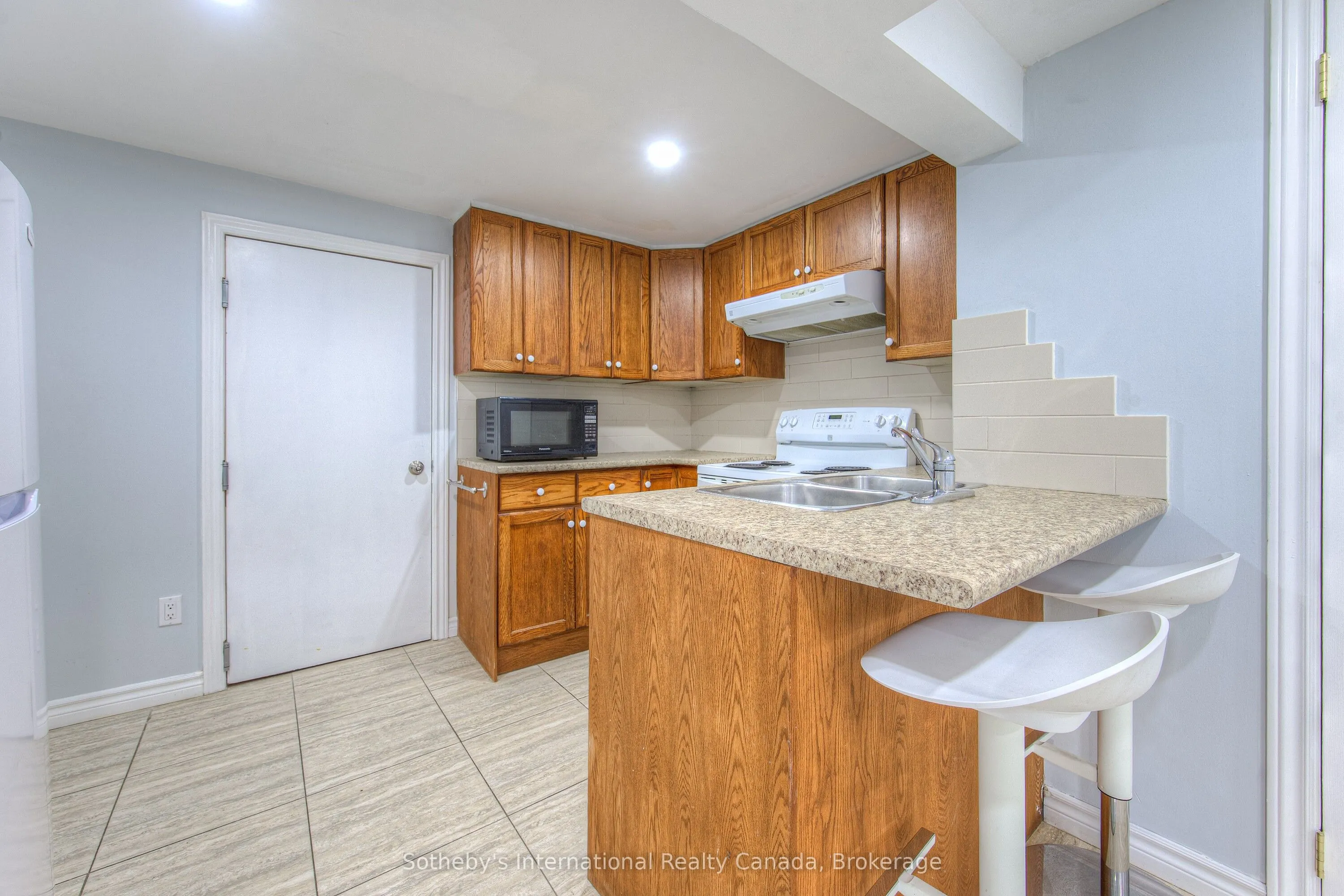 157 Twin Crescent