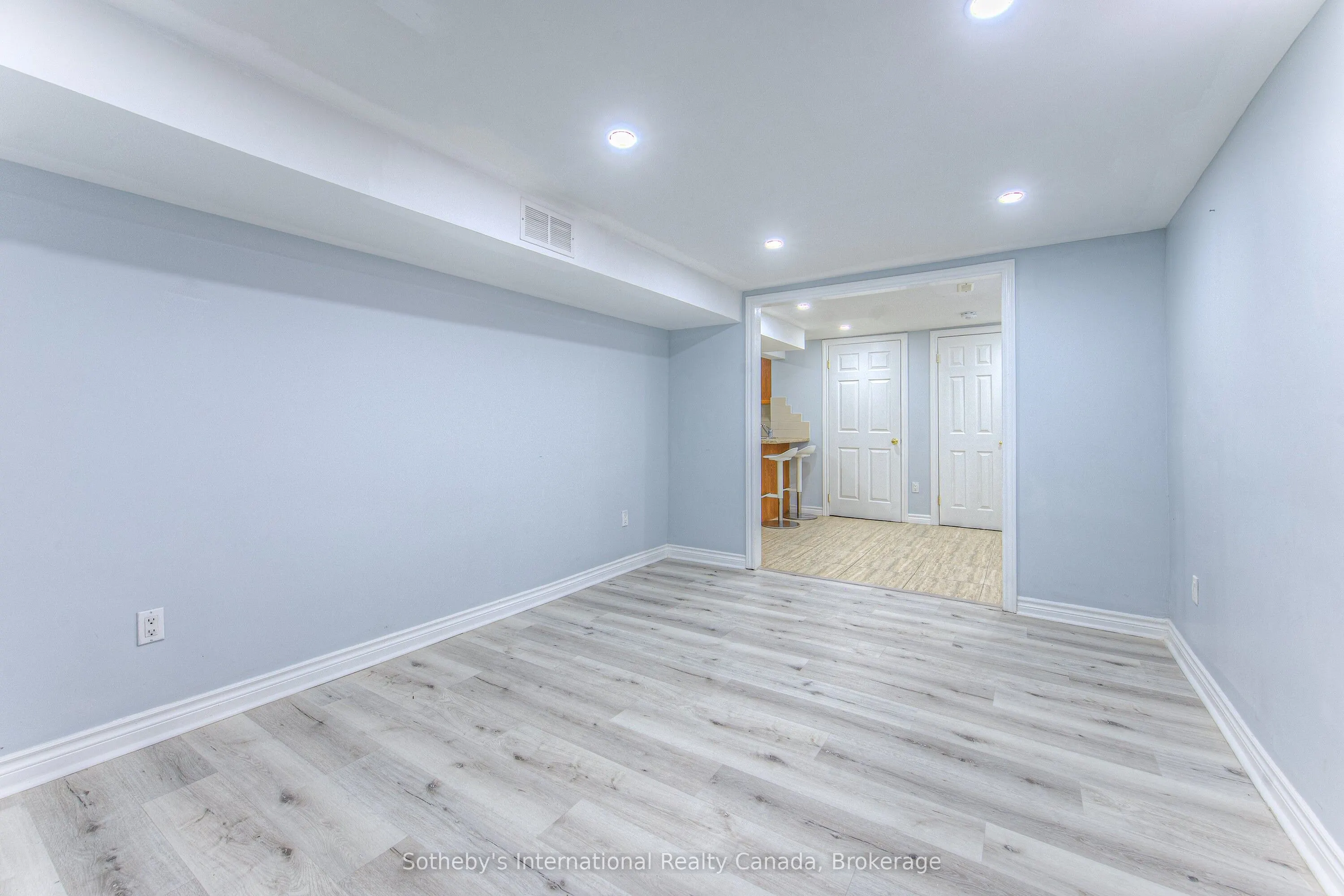 157 Twin Crescent